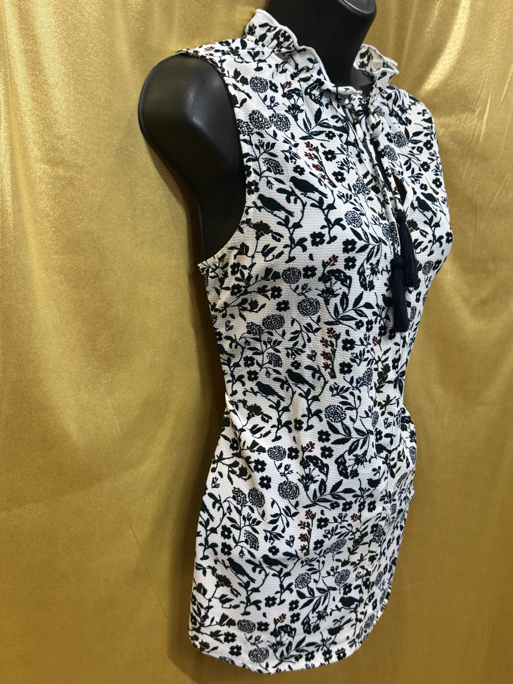 C&E Floral & Bird Print Sleeveless Blouse with Tassel Neck, Size Small