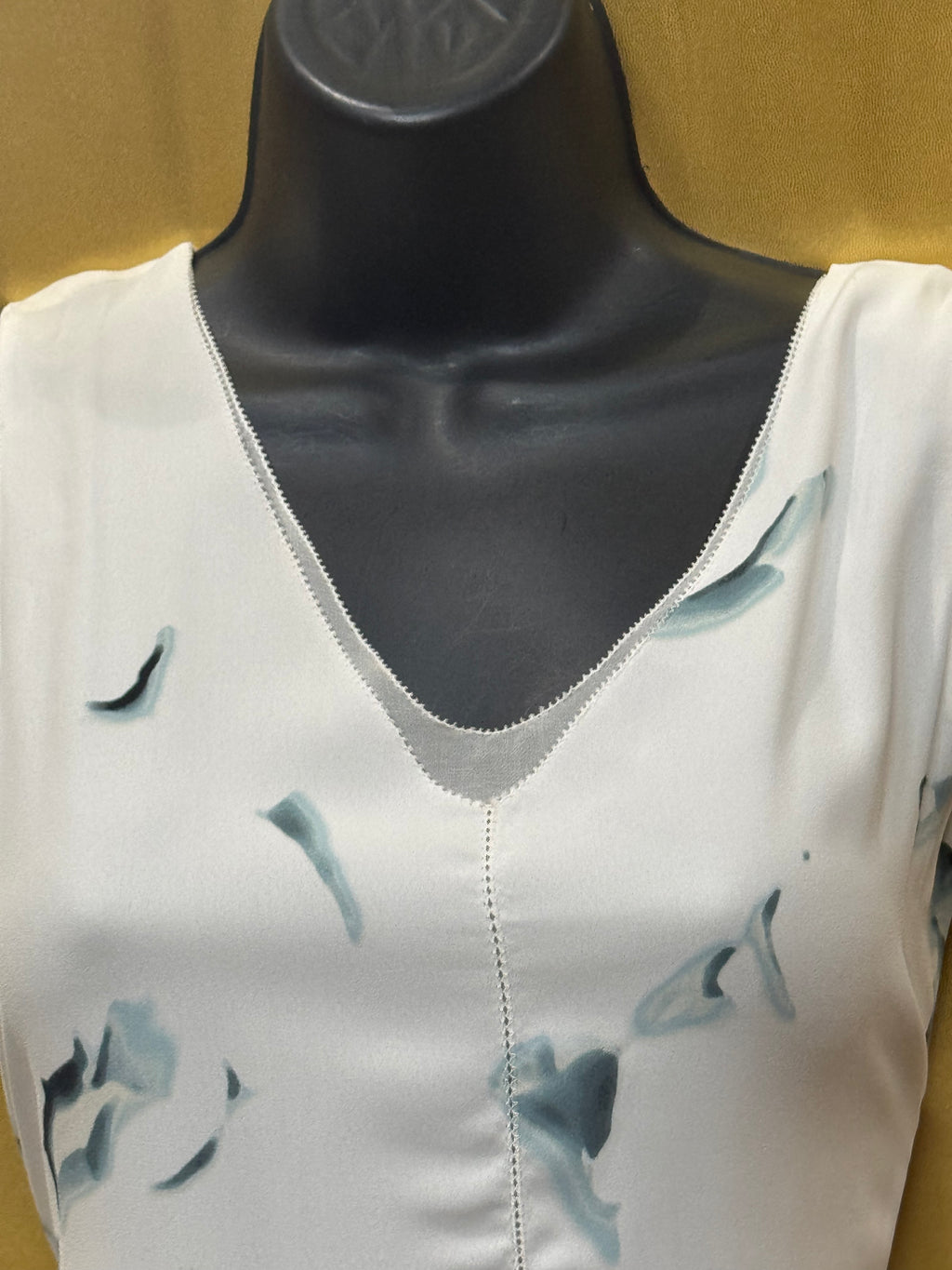 Rose & Olive Watercolor V-Neck Lined Sleeveless Top – Size Small