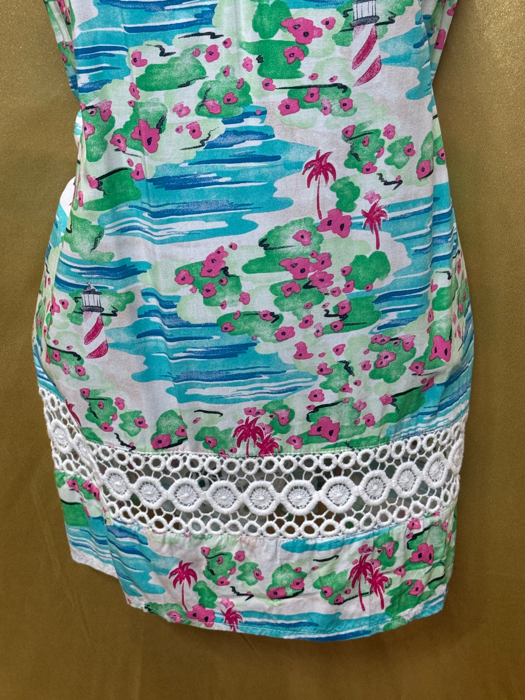 Crown & Ivy Tropical Coastal Sleeveless Blouse - Size Small ✨