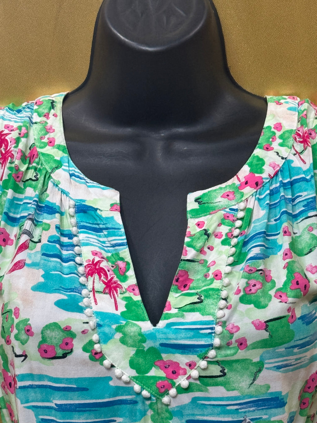 Crown & Ivy Tropical Coastal Sleeveless Blouse - Size Small ✨