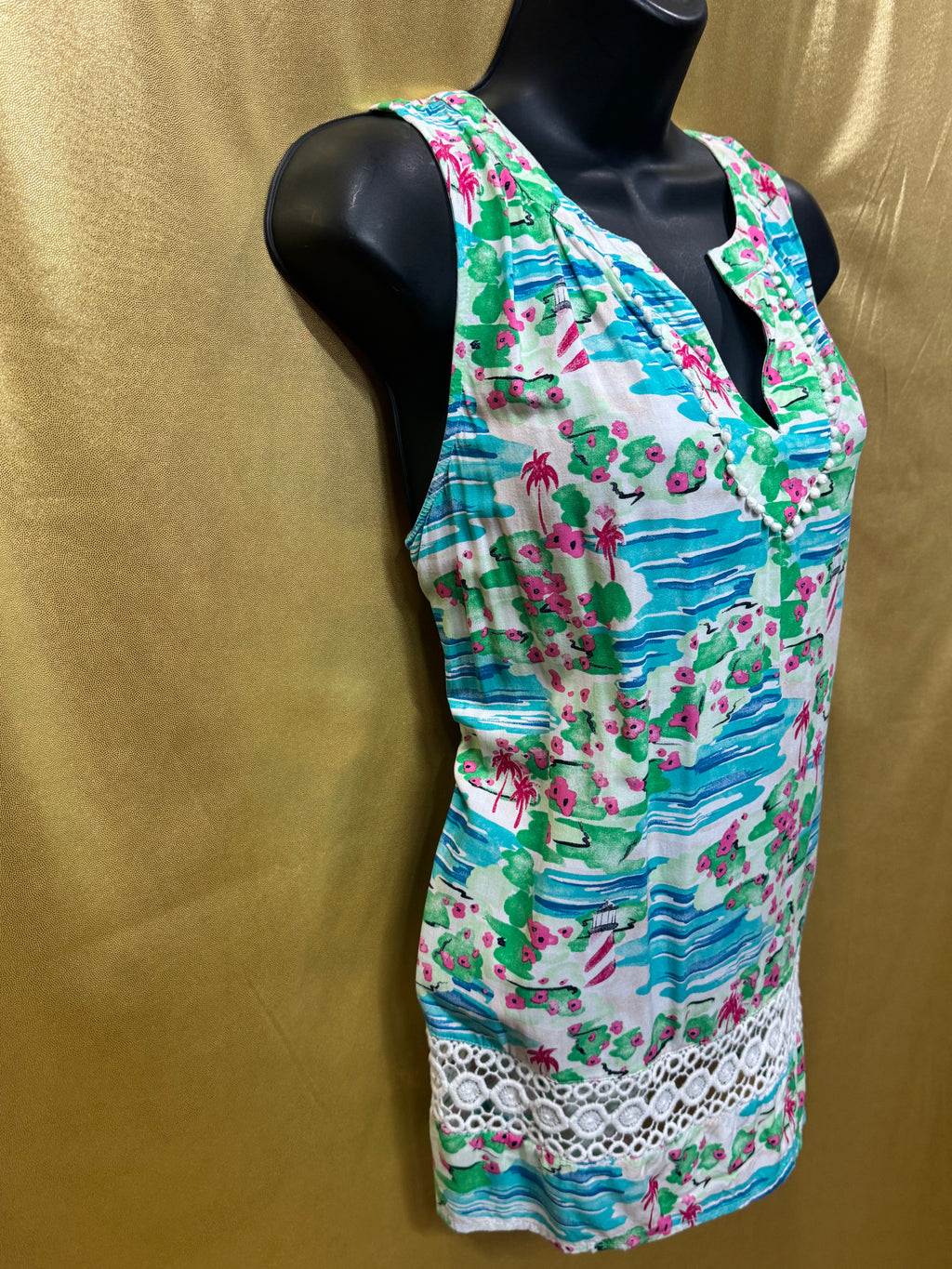 Crown & Ivy Tropical Coastal Sleeveless Blouse - Size Small ✨