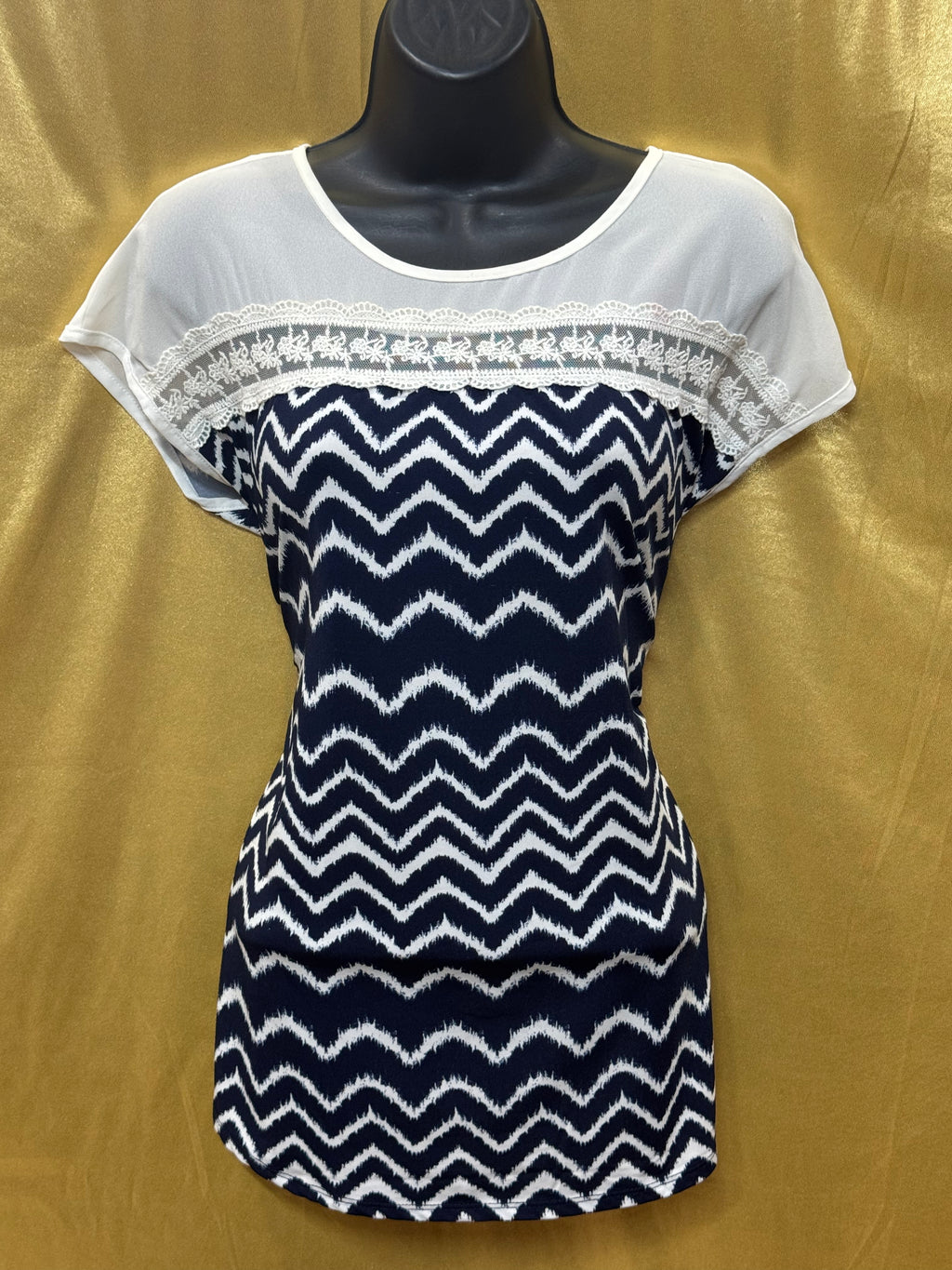 Faith & Joy Navy White Chevron Blouse Size Small Lace Accent Short Sleeve