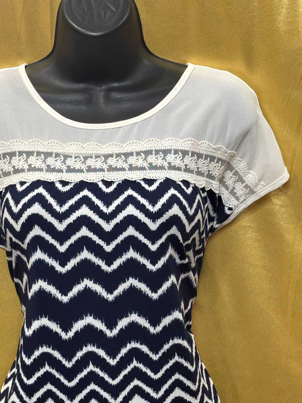Faith & Joy Navy White Chevron Blouse Size Small Lace Accent Short Sleeve