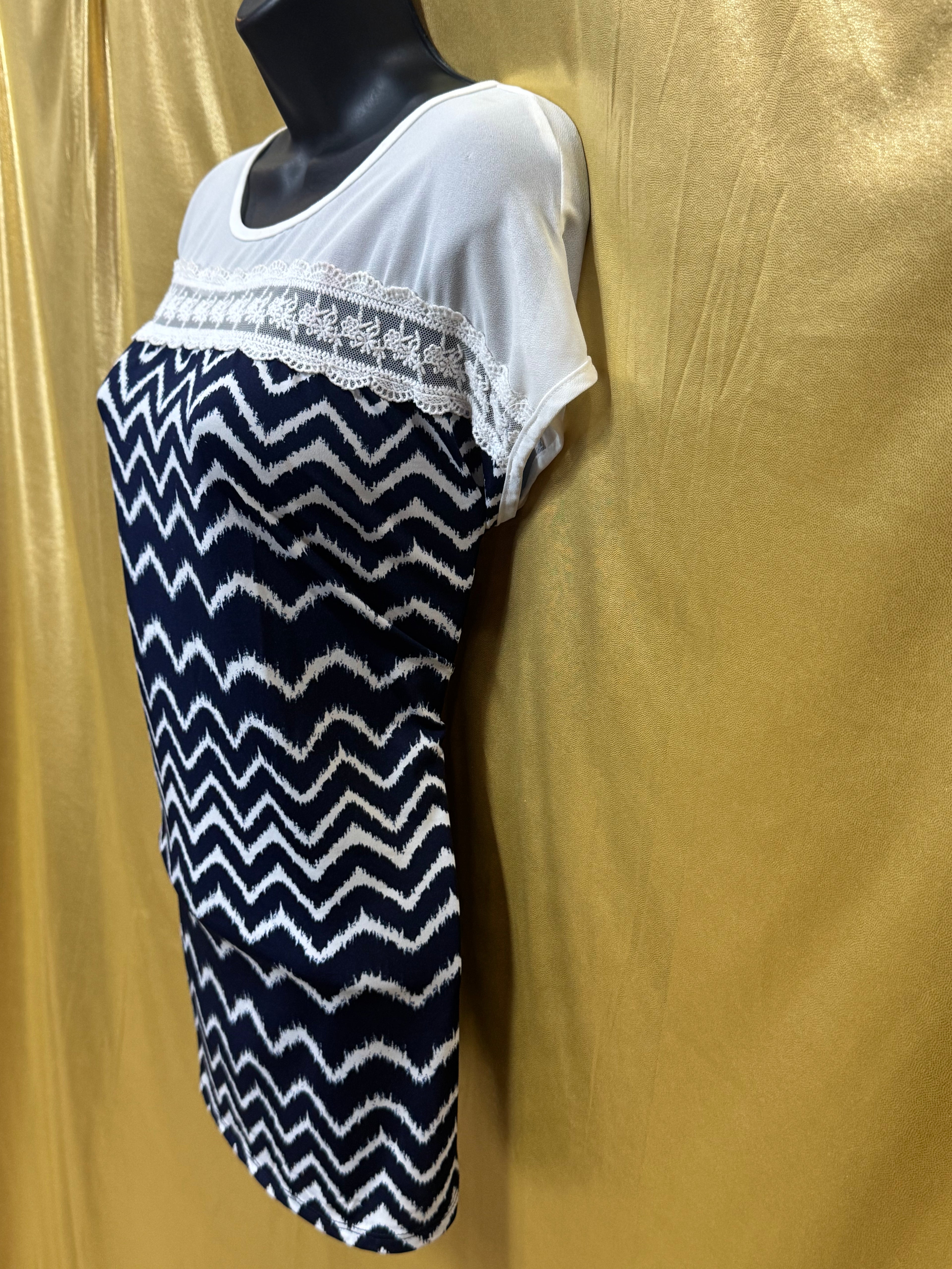Faith & Joy Navy White Chevron Blouse Size Small Lace Accent Short Sleeve