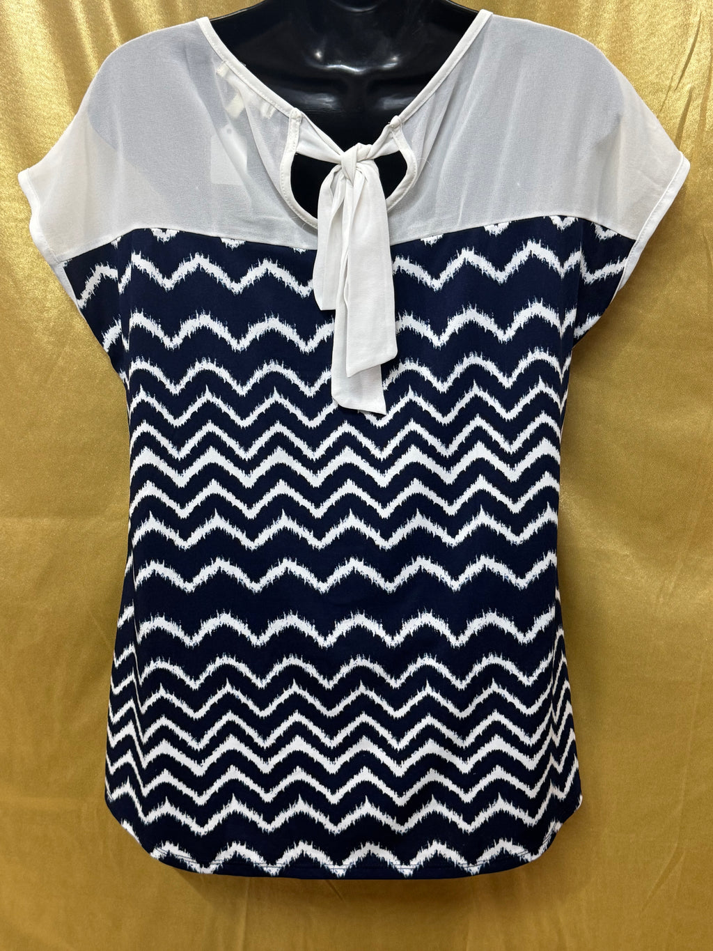 Faith & Joy Navy White Chevron Blouse Size Small Lace Accent Short Sleeve