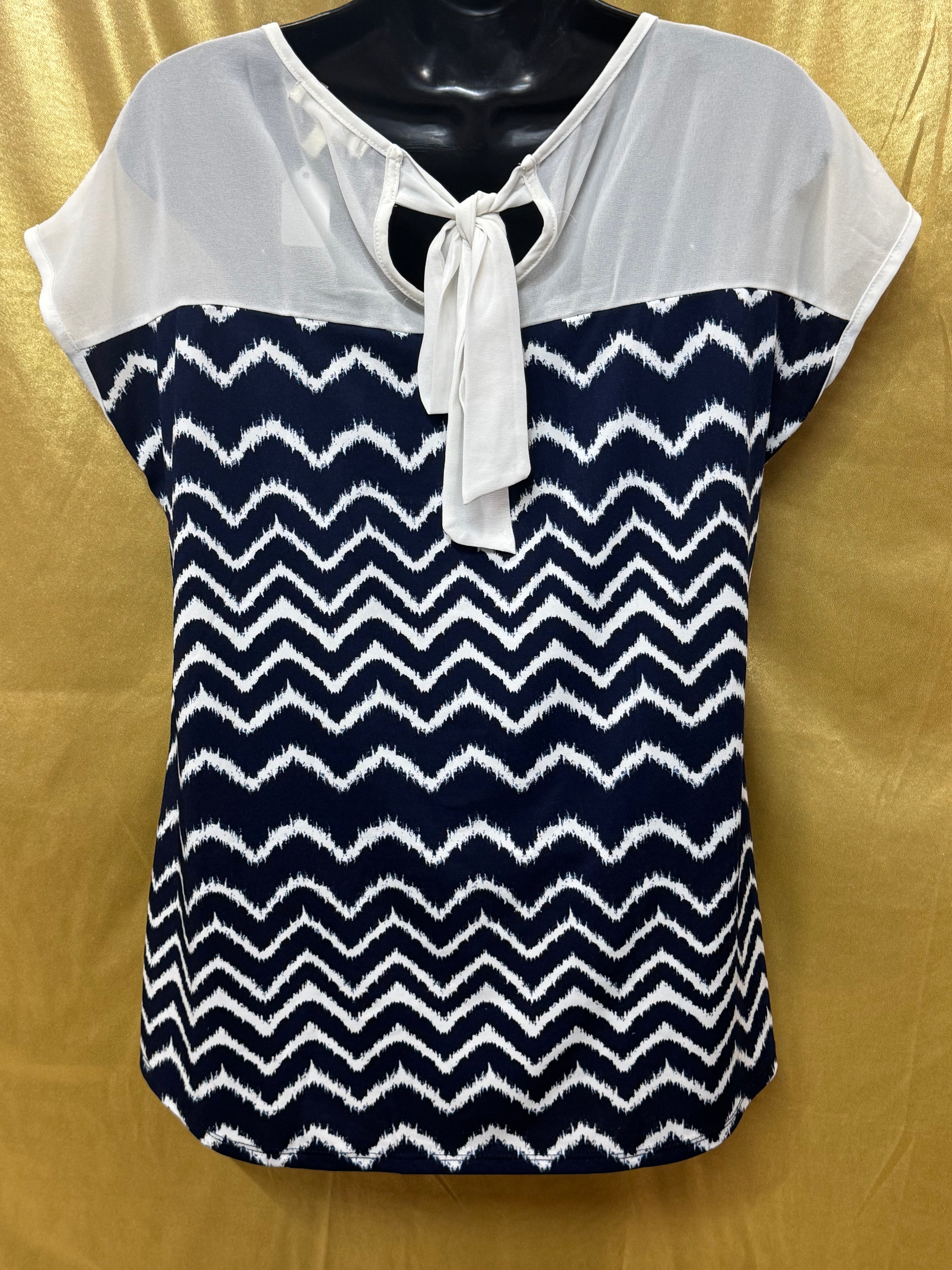 Faith & Joy Navy White Chevron Blouse Size Small Lace Accent Short Sleeve