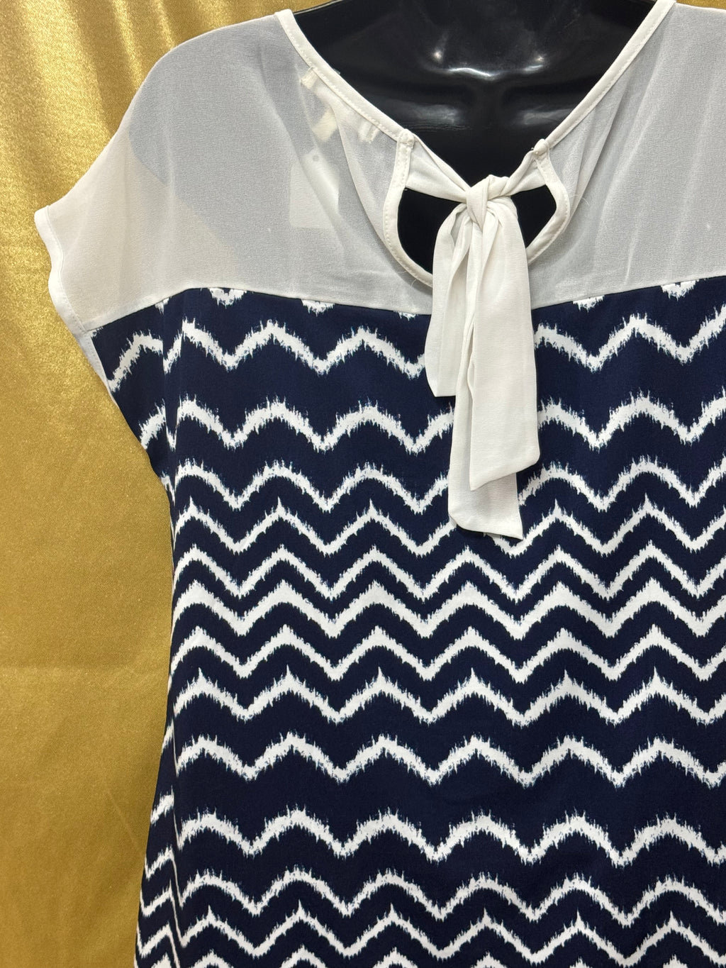 Faith & Joy Navy White Chevron Blouse Size Small Lace Accent Short Sleeve