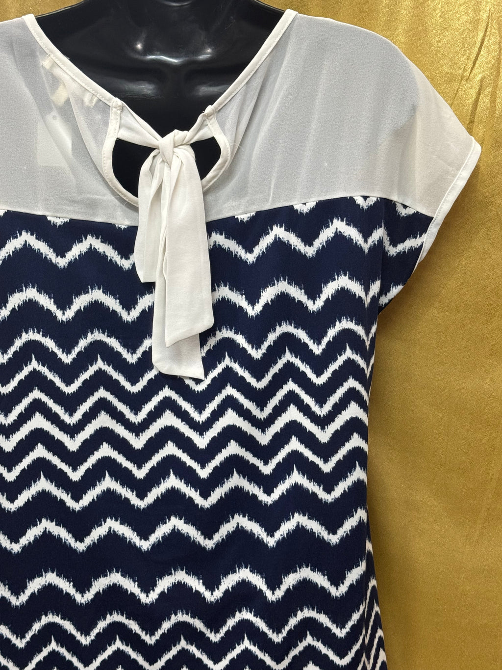 Faith & Joy Navy White Chevron Blouse Size Small Lace Accent Short Sleeve