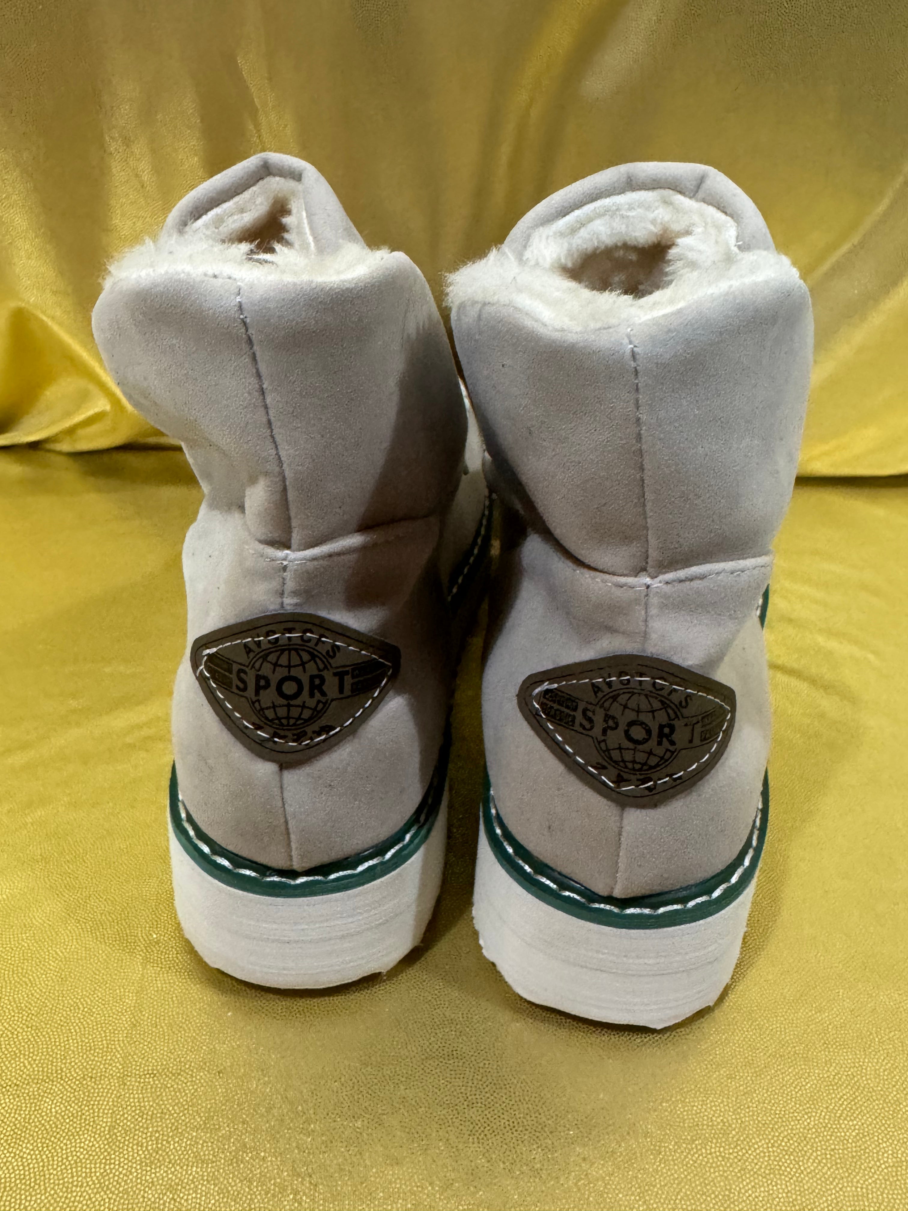 AVSTFS Sport Faux Fur Lined Suede Ankle Snow Boots – Size 7