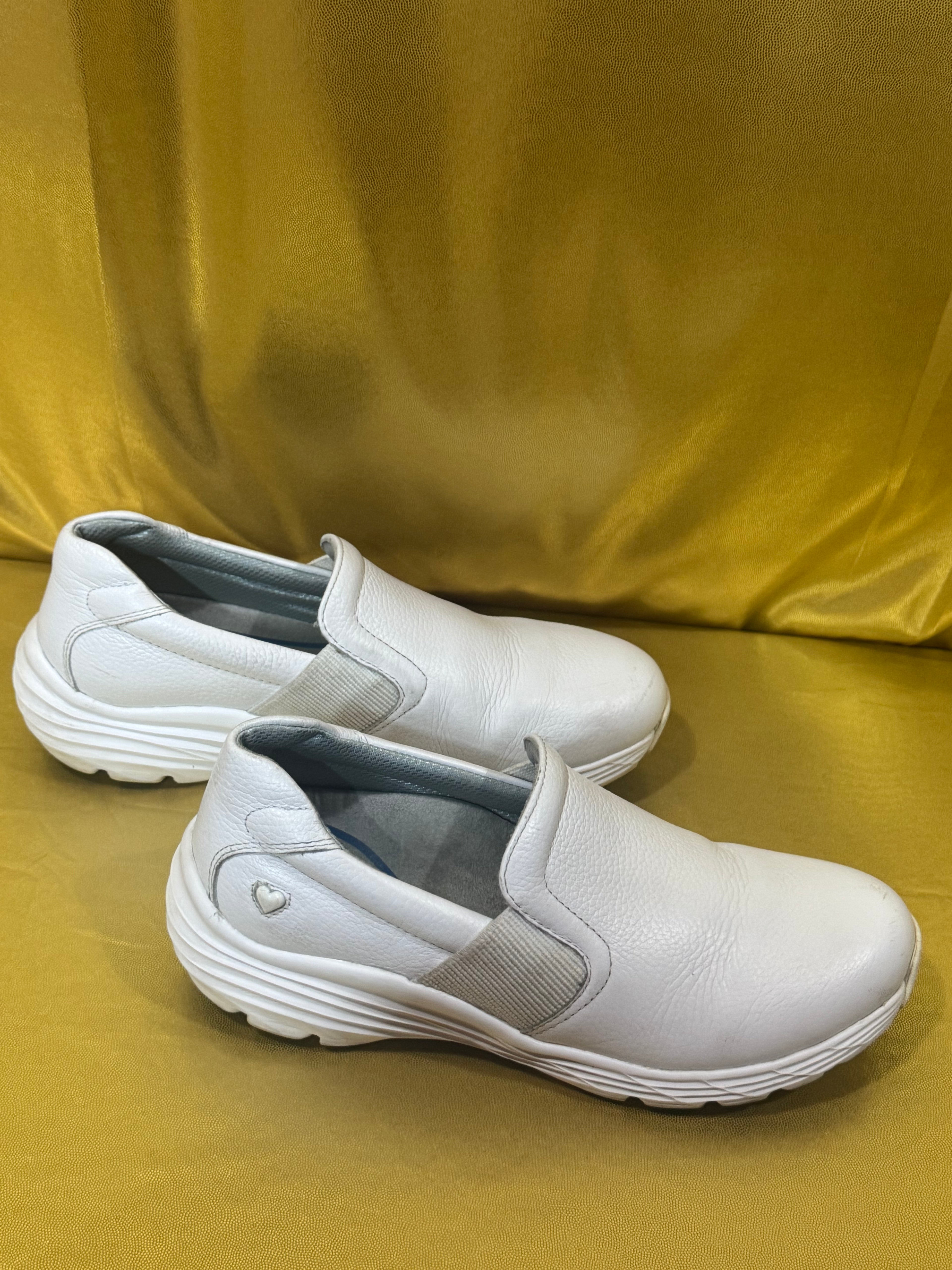 Nurse Mates Harmony White Leather Slip-Resistant Work Loafers Size 7.5