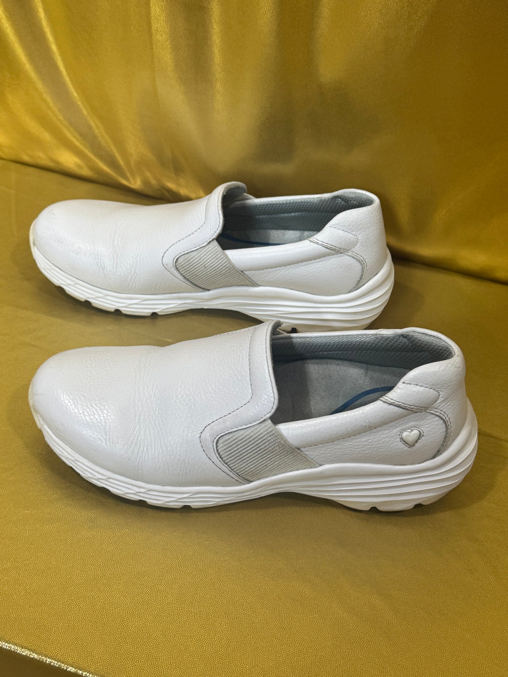 Nurse Mates Harmony White Leather Slip-Resistant Work Loafers Size 7.5