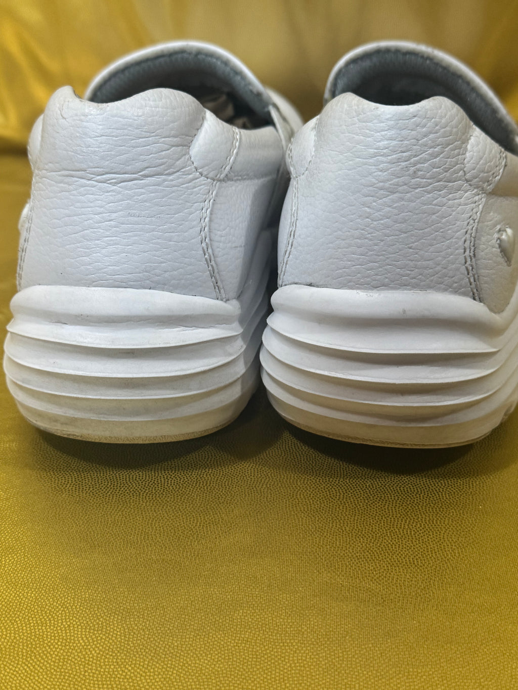 Nurse Mates Harmony White Leather Slip-Resistant Work Loafers Size 7.5