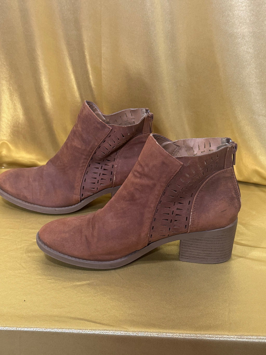 Qupid Tan Perforated Cutout Ankle Boots - Size 6