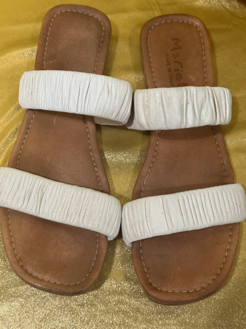 Mariella Made in Italy White Scrunched Double Strap Slide Sandals - Size 7.5