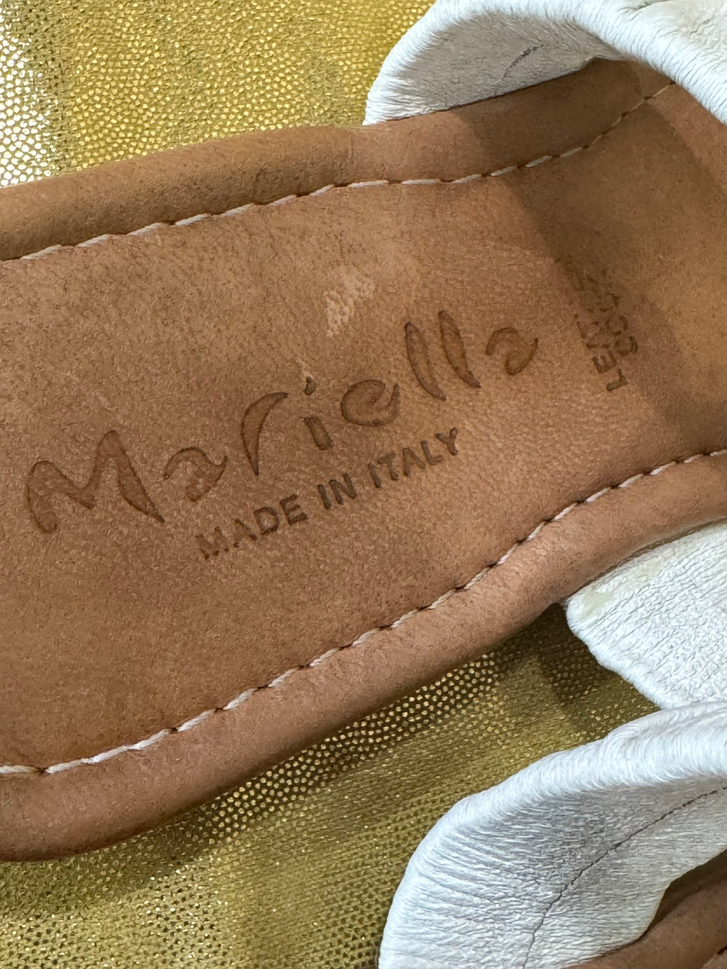 Mariella Made in Italy White Scrunched Double Strap Slide Sandals - Size 7.5