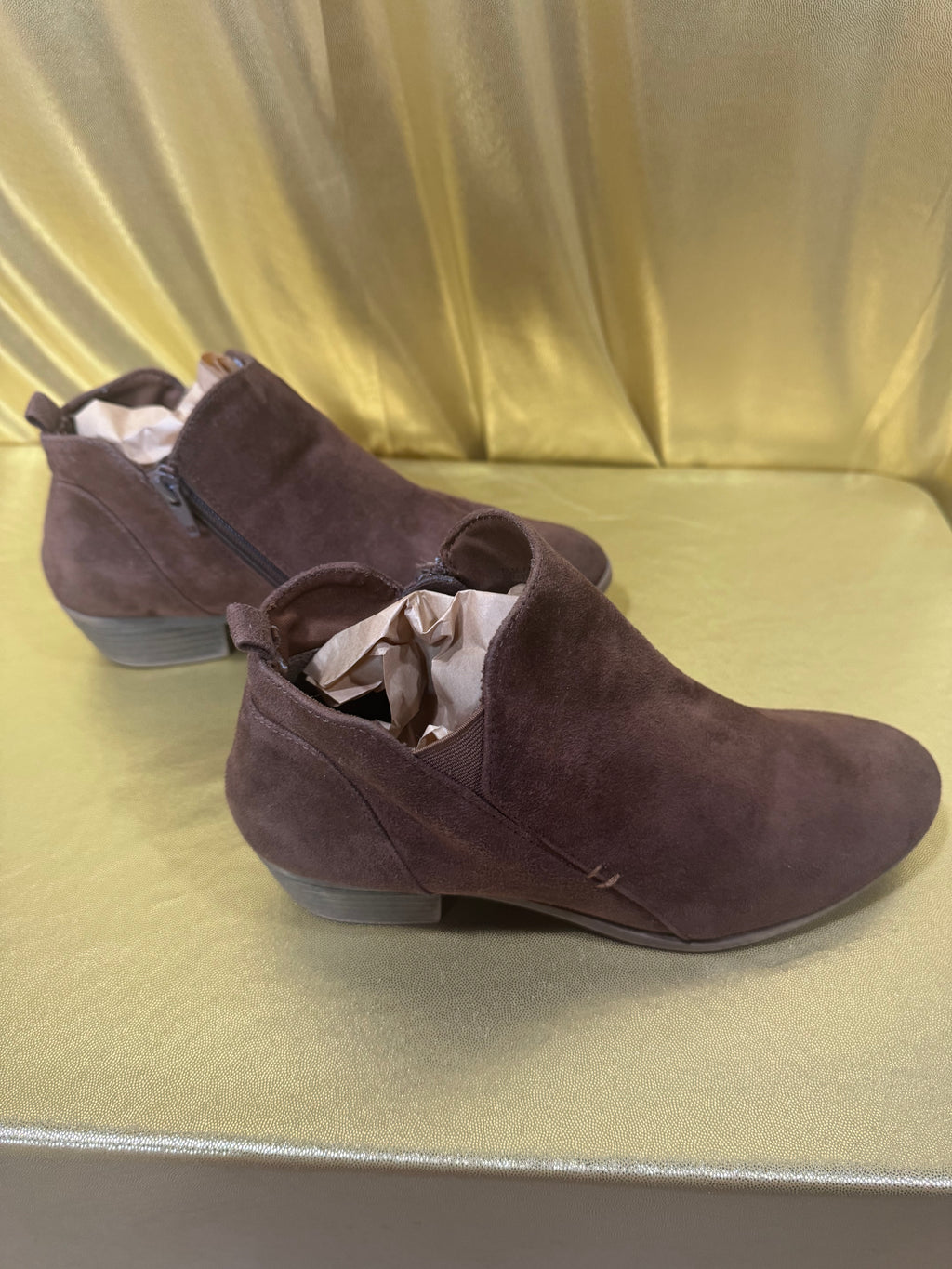 Arizona Jean Co. Galen Brown Suede Ankle Booties – Size 7.5