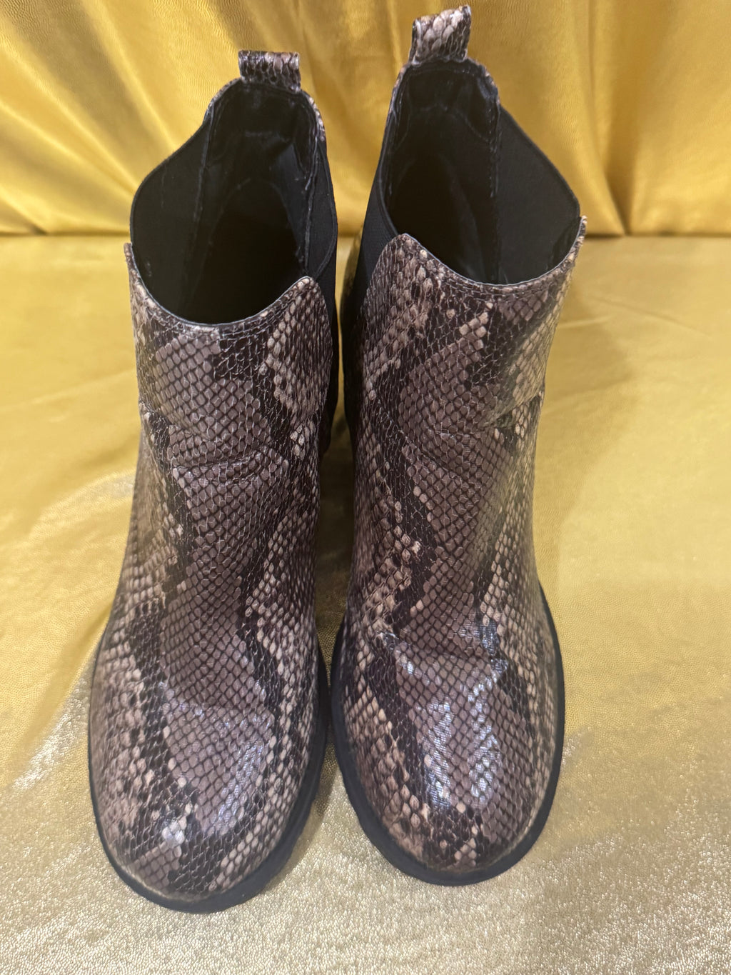 Dirty Laundry Lisbon Snakeskin Chelsea Boots Block Heel Size 8M NWOT