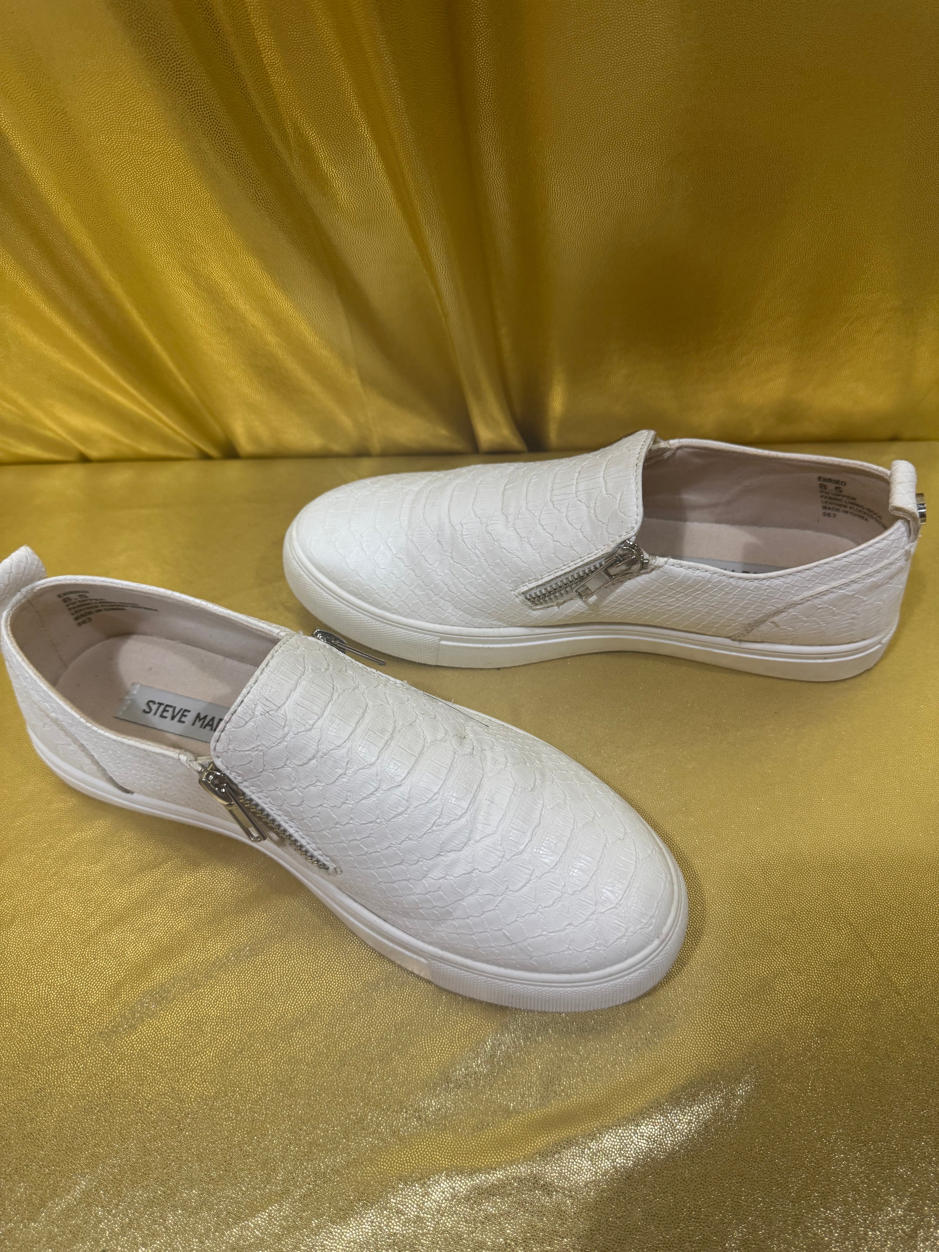 ✨ Steve Madden "Enriko" White Textured Slip-On Sneakers - Size 8.5 ✨