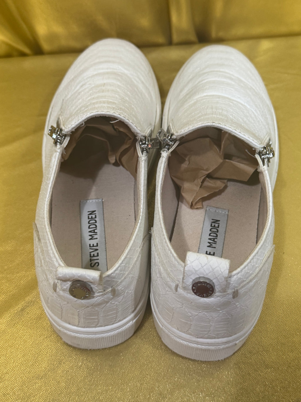 ✨ Steve Madden "Enriko" White Textured Slip-On Sneakers - Size 8.5 ✨
