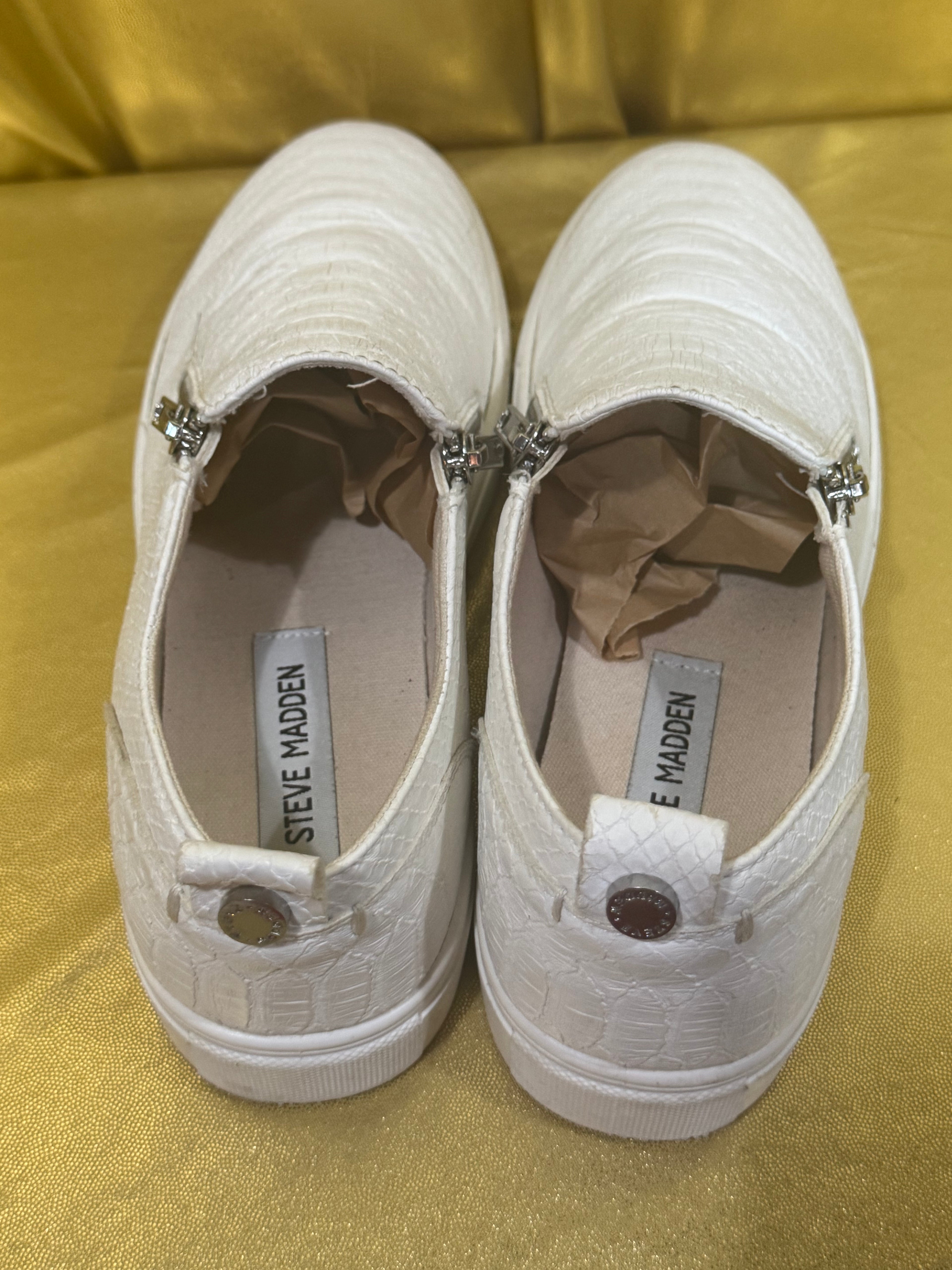 ✨ Steve Madden "Enriko" White Textured Slip-On Sneakers - Size 8.5 ✨