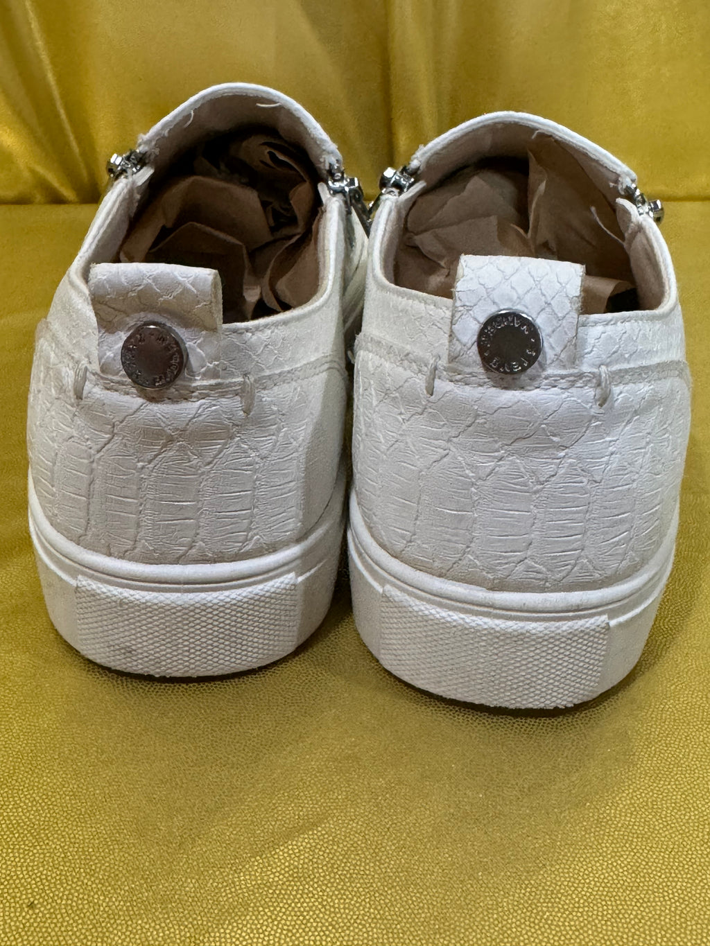 ✨ Steve Madden "Enriko" White Textured Slip-On Sneakers - Size 8.5 ✨