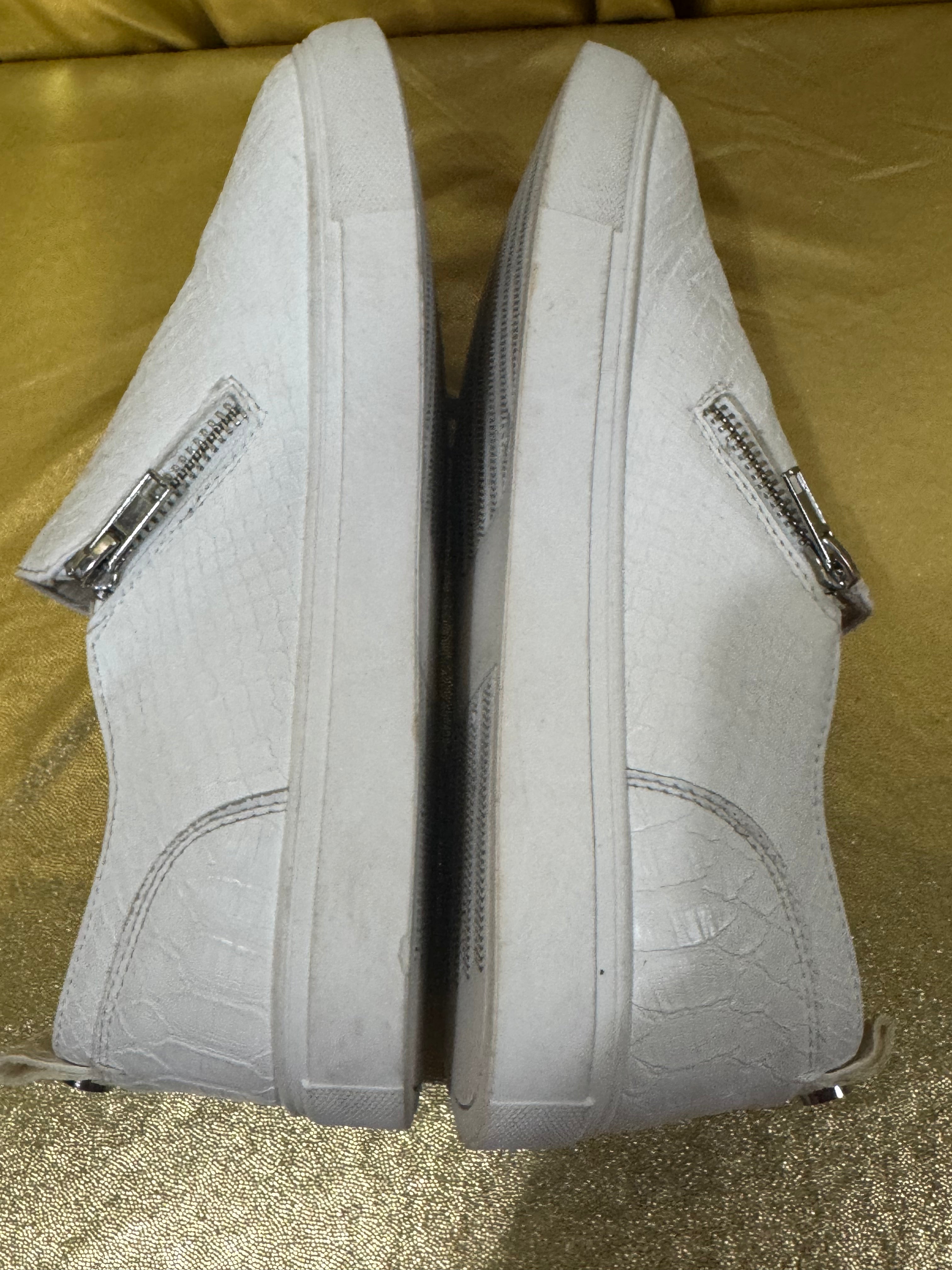 ✨ Steve Madden "Enriko" White Textured Slip-On Sneakers - Size 8.5 ✨