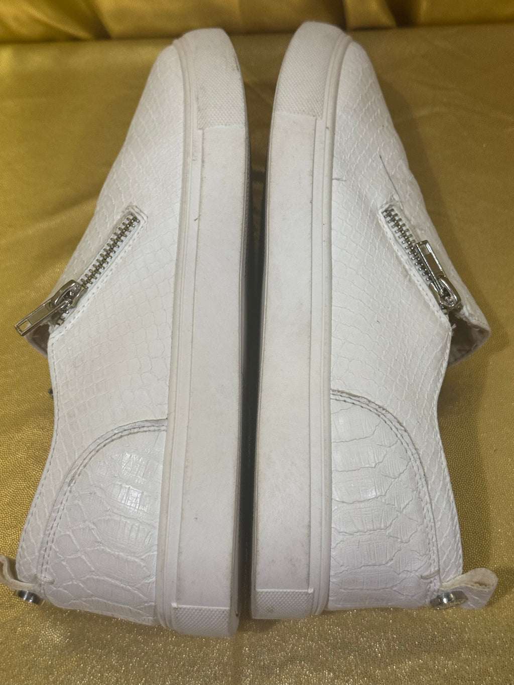 ✨ Steve Madden "Enriko" White Textured Slip-On Sneakers - Size 8.5 ✨