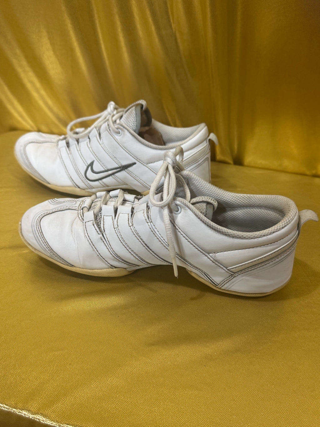 Nike Air Mix Down 2 White Cheer & Dance Shoes – Women's Size 6 (314172-110)