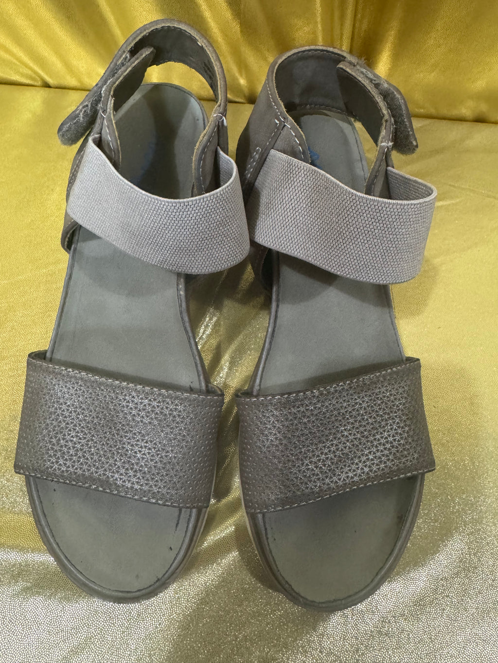 Axxiom Penelope Sport Sandals Pewter Gray Metallic Texture Ankle Strap Size 9.5M