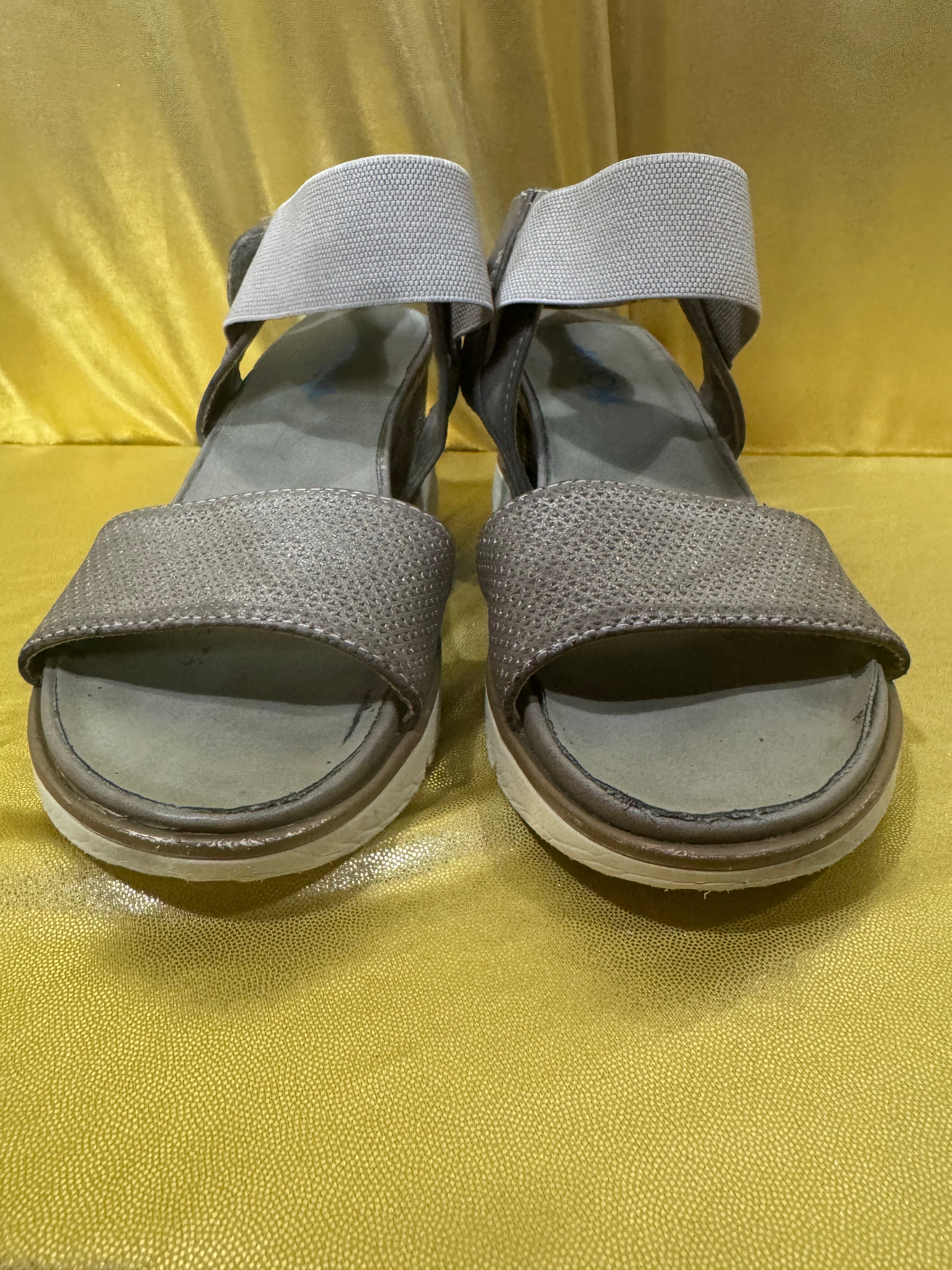 Axxiom Penelope Sport Sandals Pewter Gray Metallic Texture Ankle Strap Size 9.5M