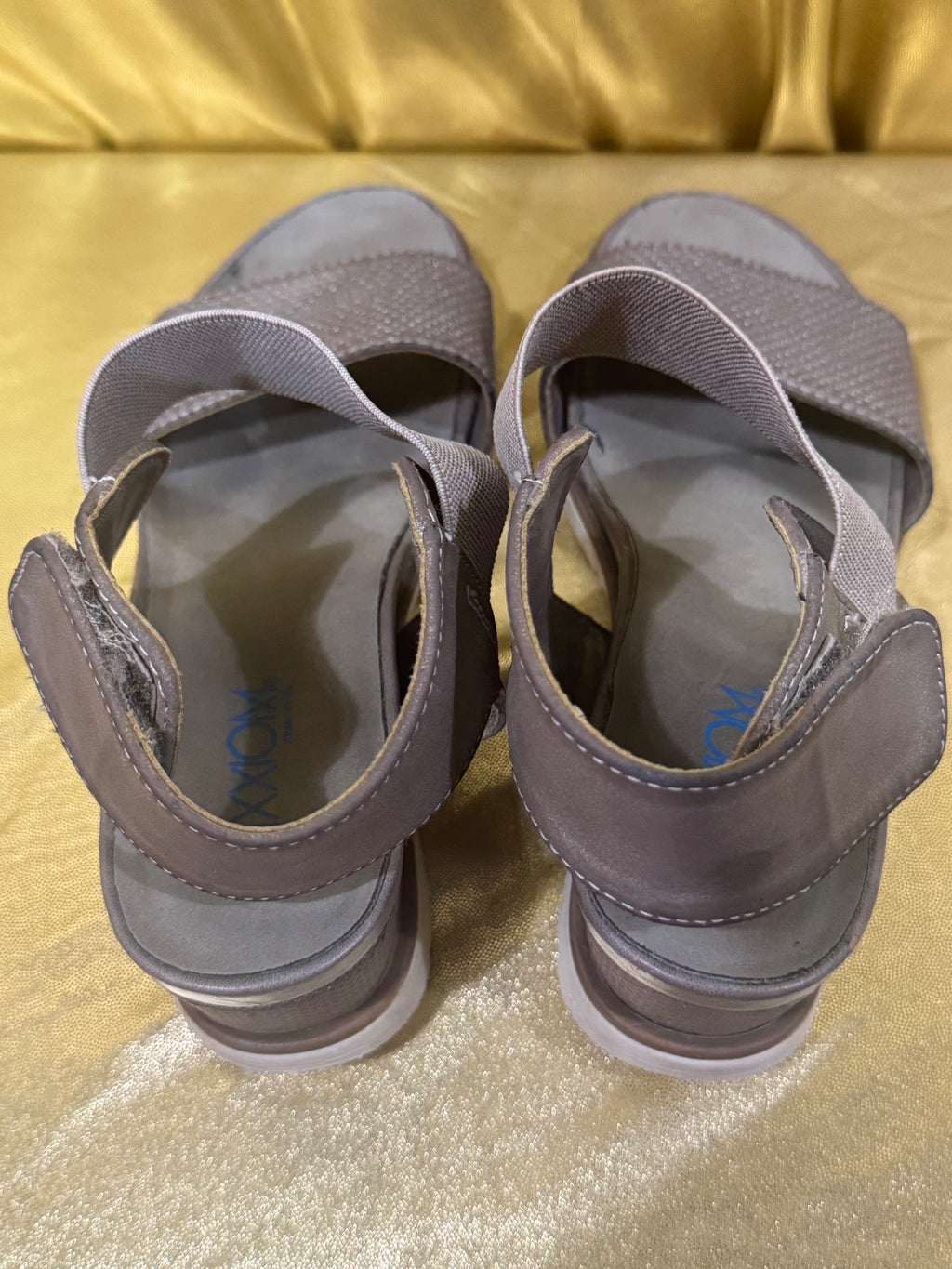 Axxiom Penelope Sport Sandals Pewter Gray Metallic Texture Ankle Strap Size 9.5M