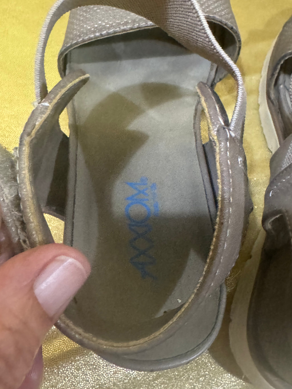 Axxiom Penelope Sport Sandals Pewter Gray Metallic Texture Ankle Strap Size 9.5M