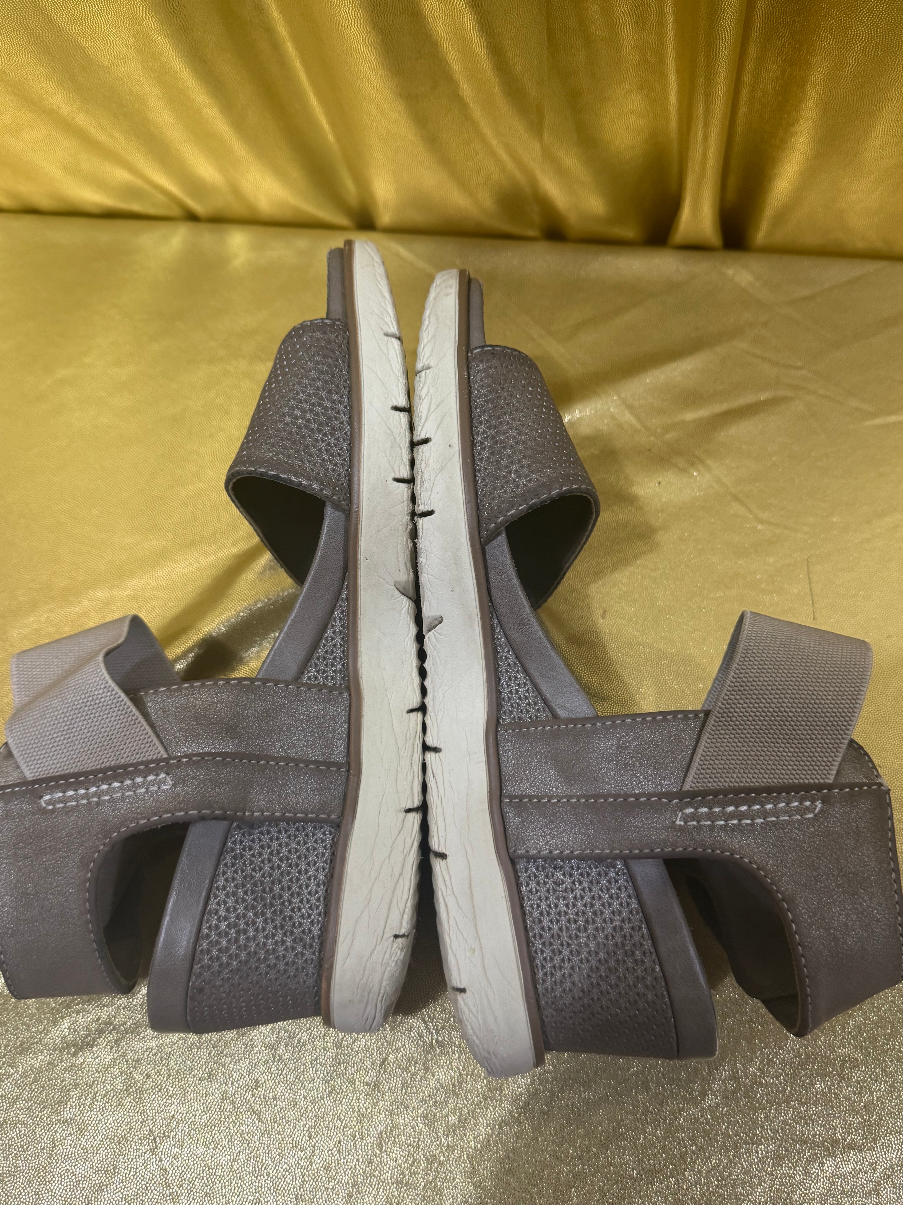 Axxiom Penelope Sport Sandals Pewter Gray Metallic Texture Ankle Strap Size 9.5M