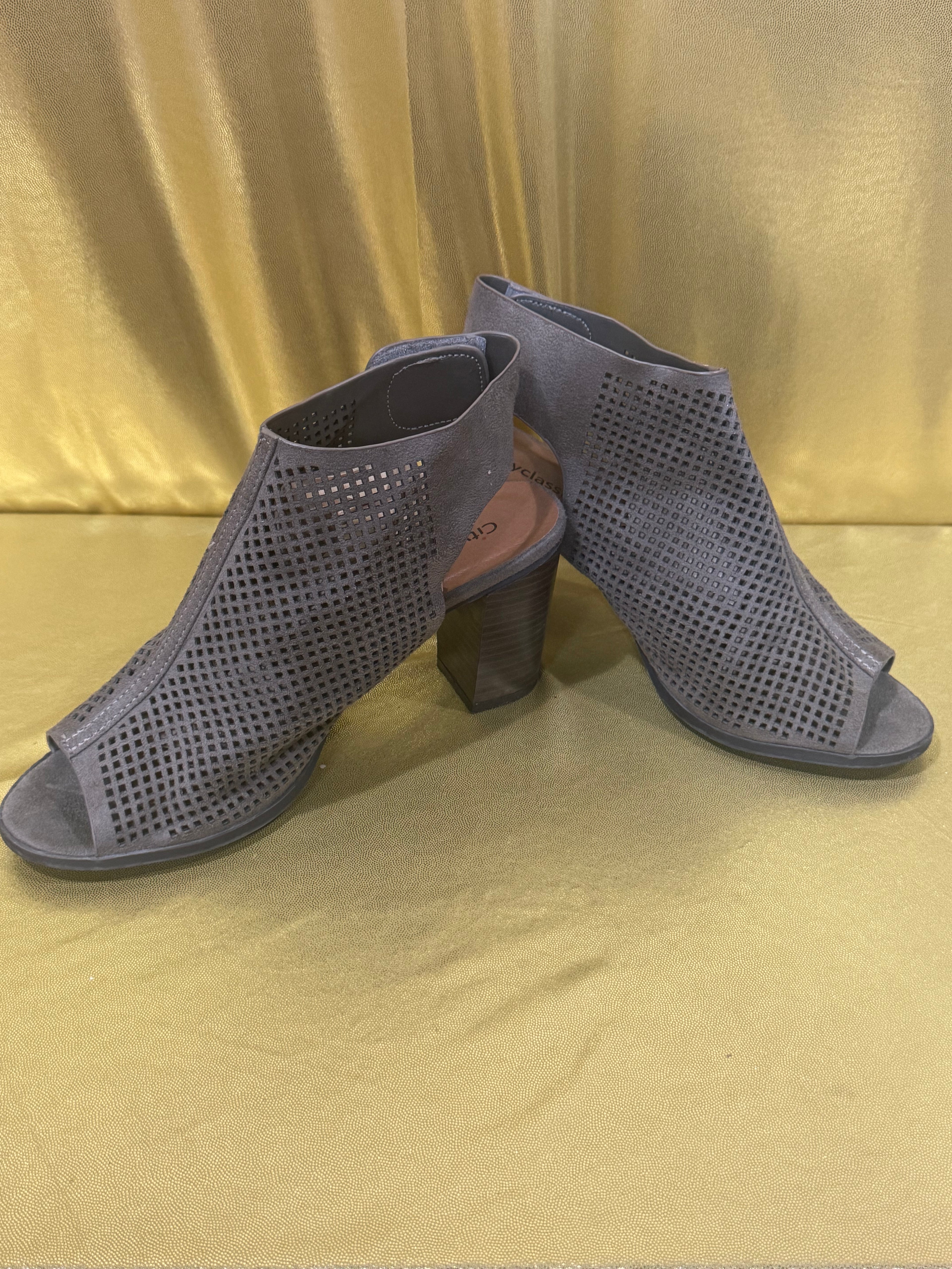 City Classified Grey Perforated Peep Toe Block Heel Booties – Size 8