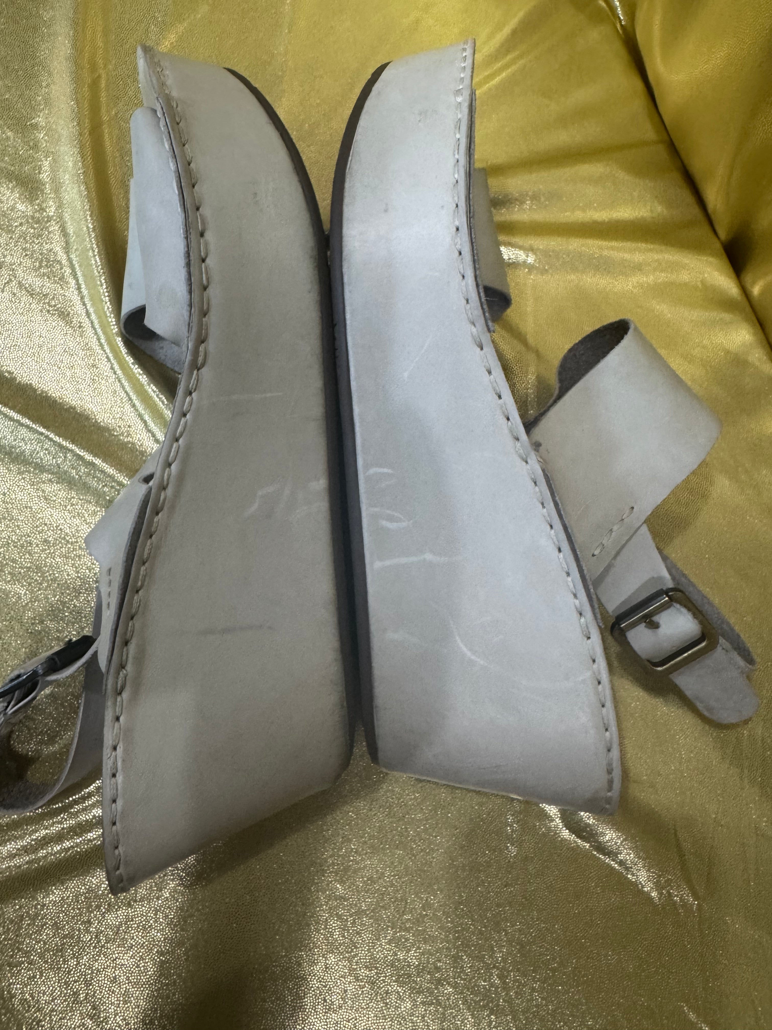 Chocolat Blu White Leather Slingback Platform Sandals - Size 10