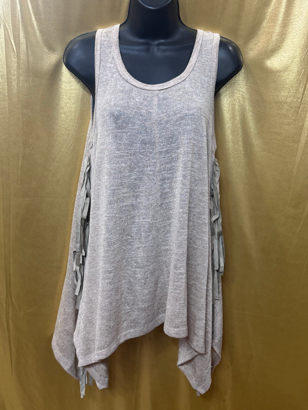 By Together You & I Oatmeal Knit Fringe Sharkbite Tank Top Medium L1337