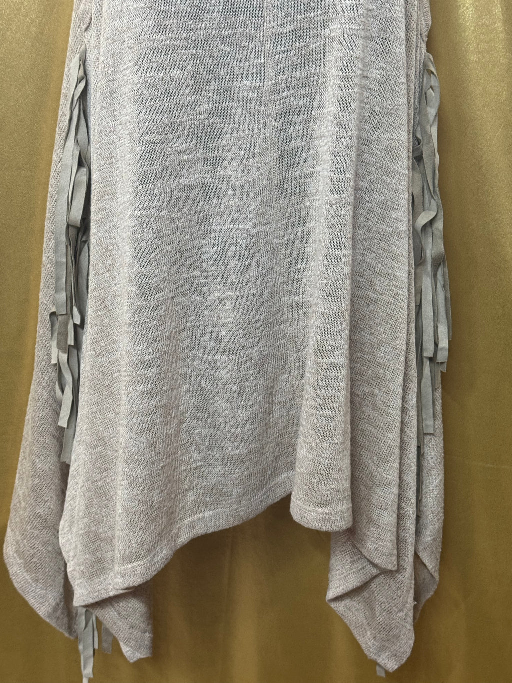 By Together You & I Oatmeal Knit Fringe Sharkbite Tank Top Medium L1337