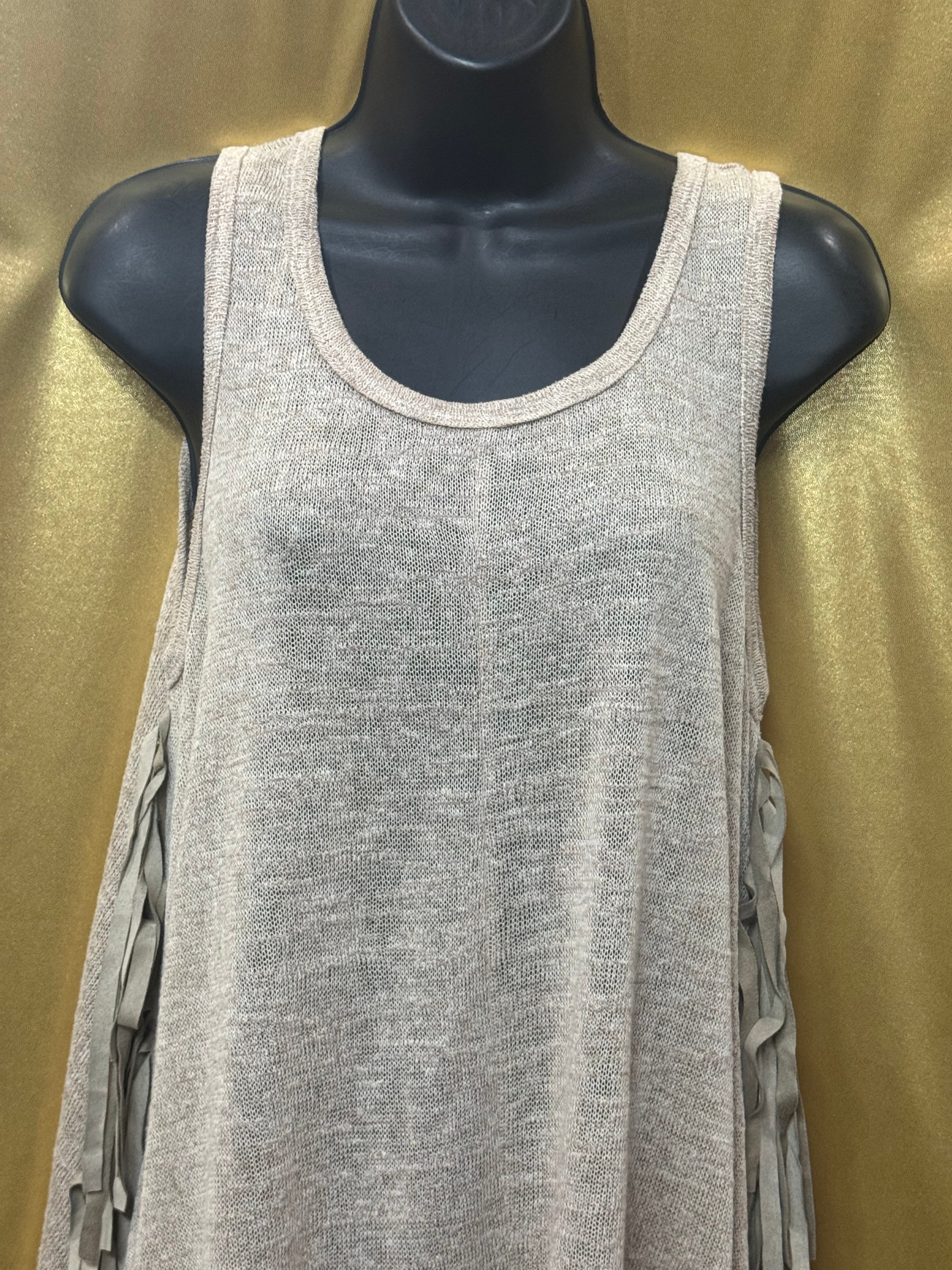 By Together You & I Oatmeal Knit Fringe Sharkbite Tank Top Medium L1337