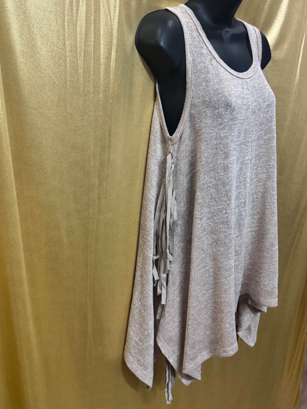 By Together You & I Oatmeal Knit Fringe Sharkbite Tank Top Medium L1337