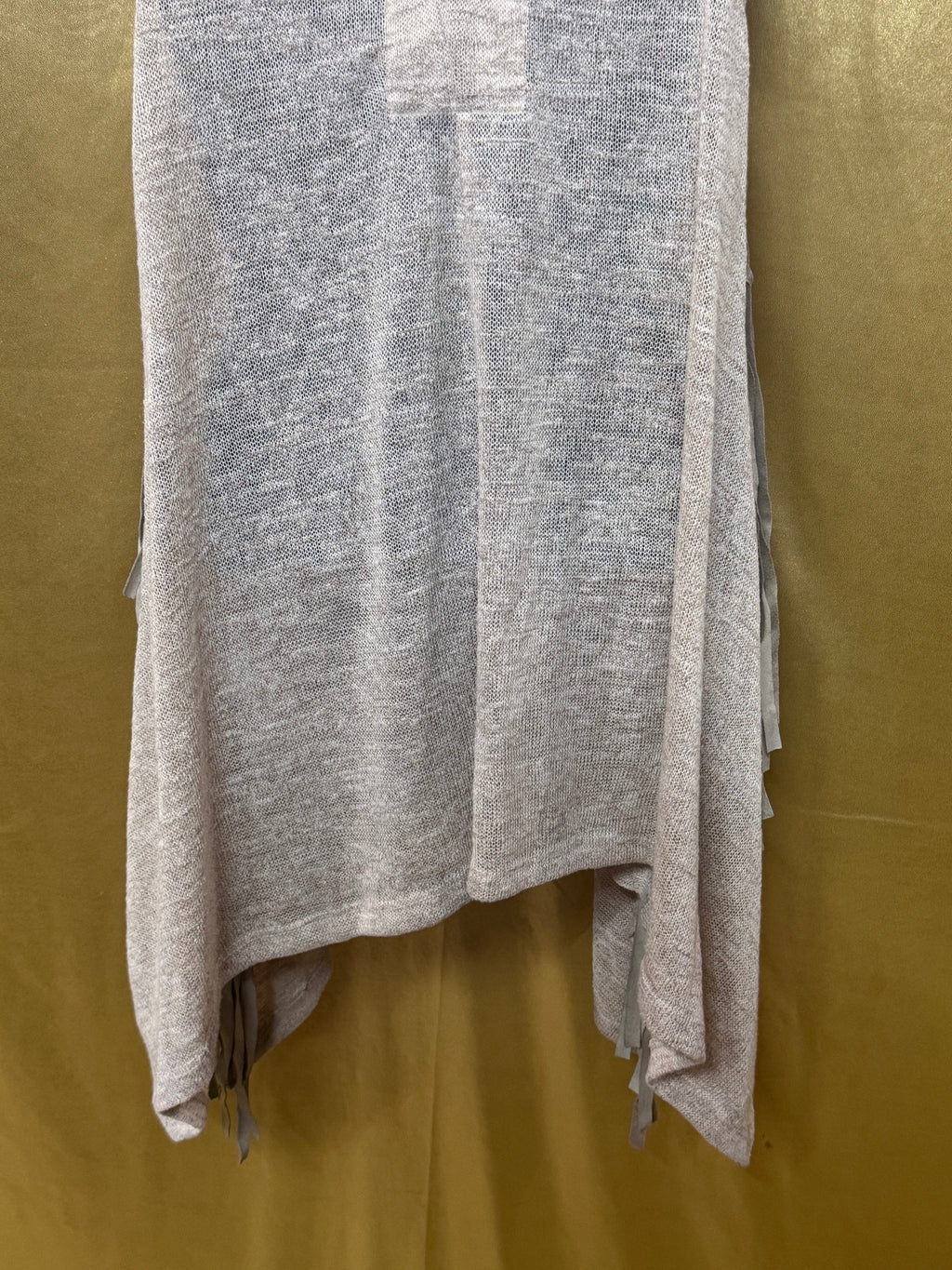 By Together You & I Oatmeal Knit Fringe Sharkbite Tank Top Medium L1337