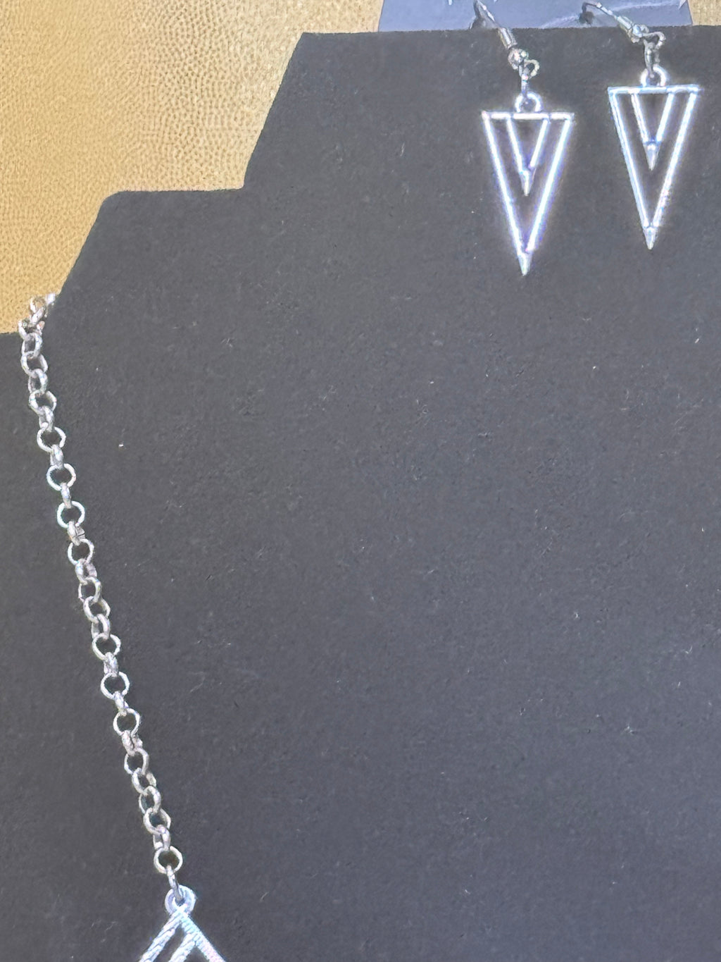 Paparazzi "Bite The Big One" Silver Geometric Triangle Necklace & Earring Set ✨