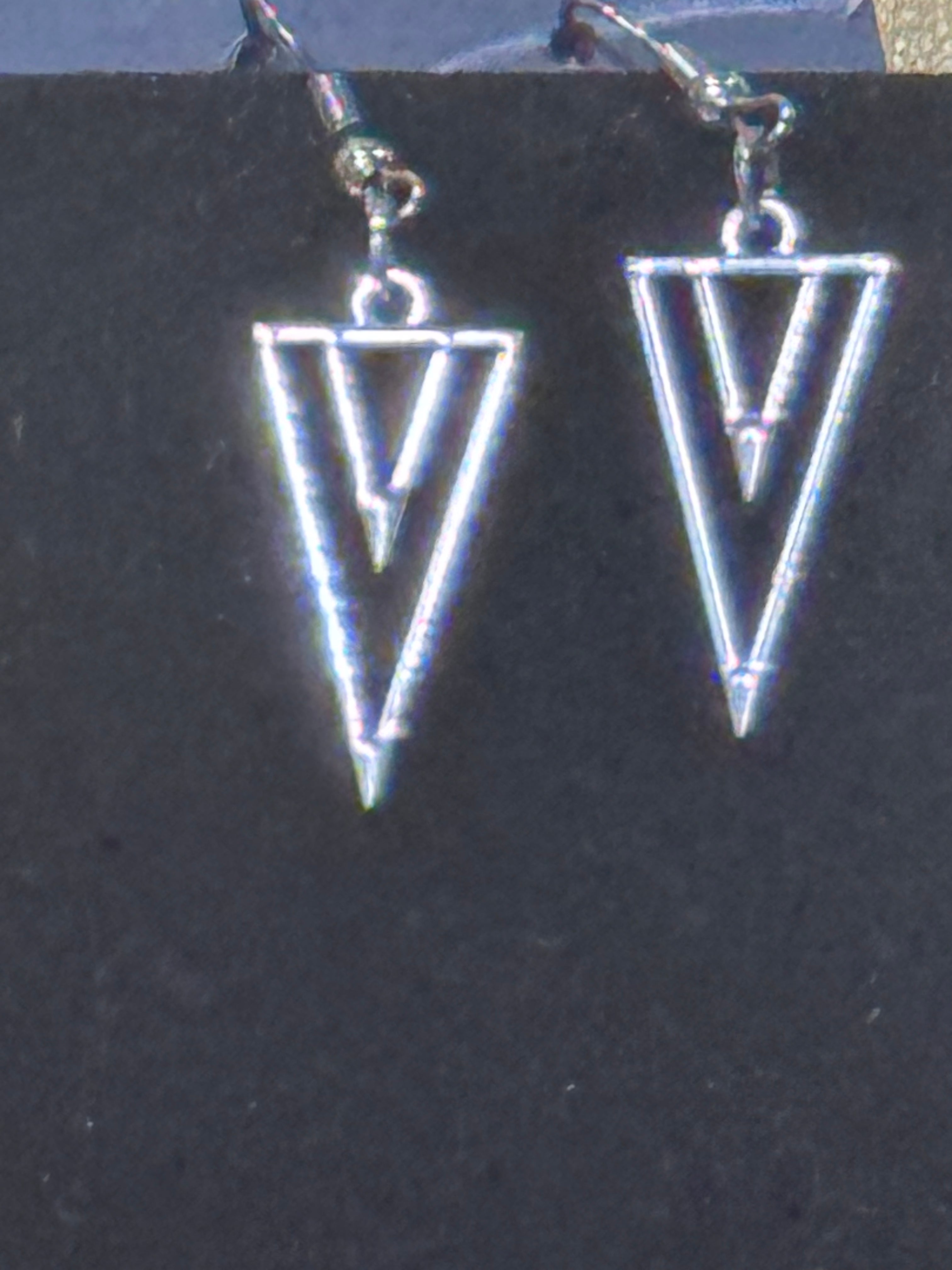 Paparazzi "Bite The Big One" Silver Geometric Triangle Necklace & Earring Set ✨