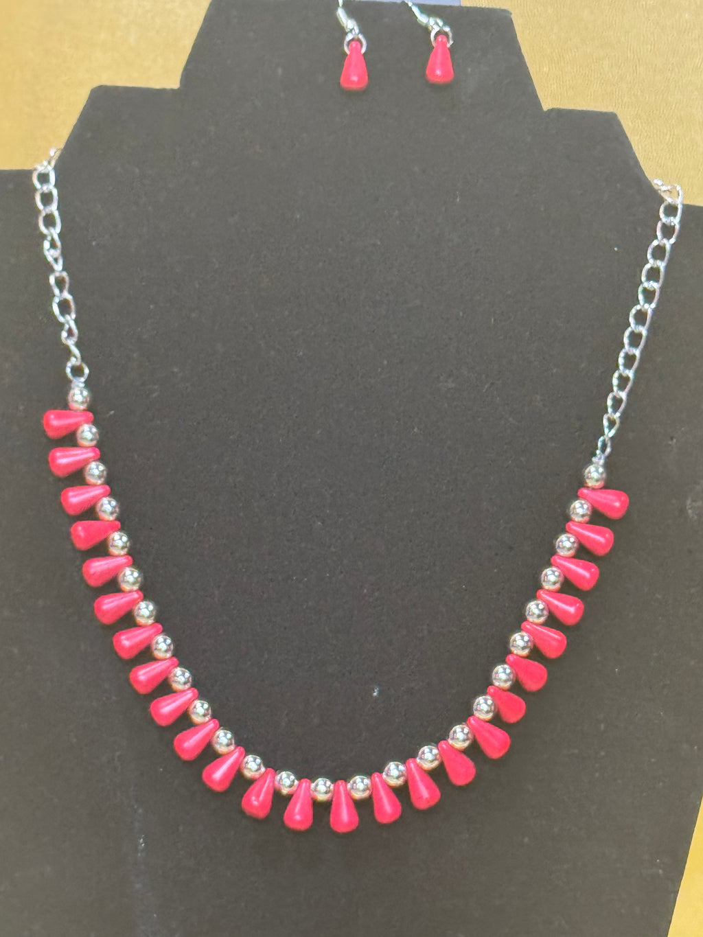 Stunning Paparazzi "Extinct Species" Red Necklace & Earring Set (New)