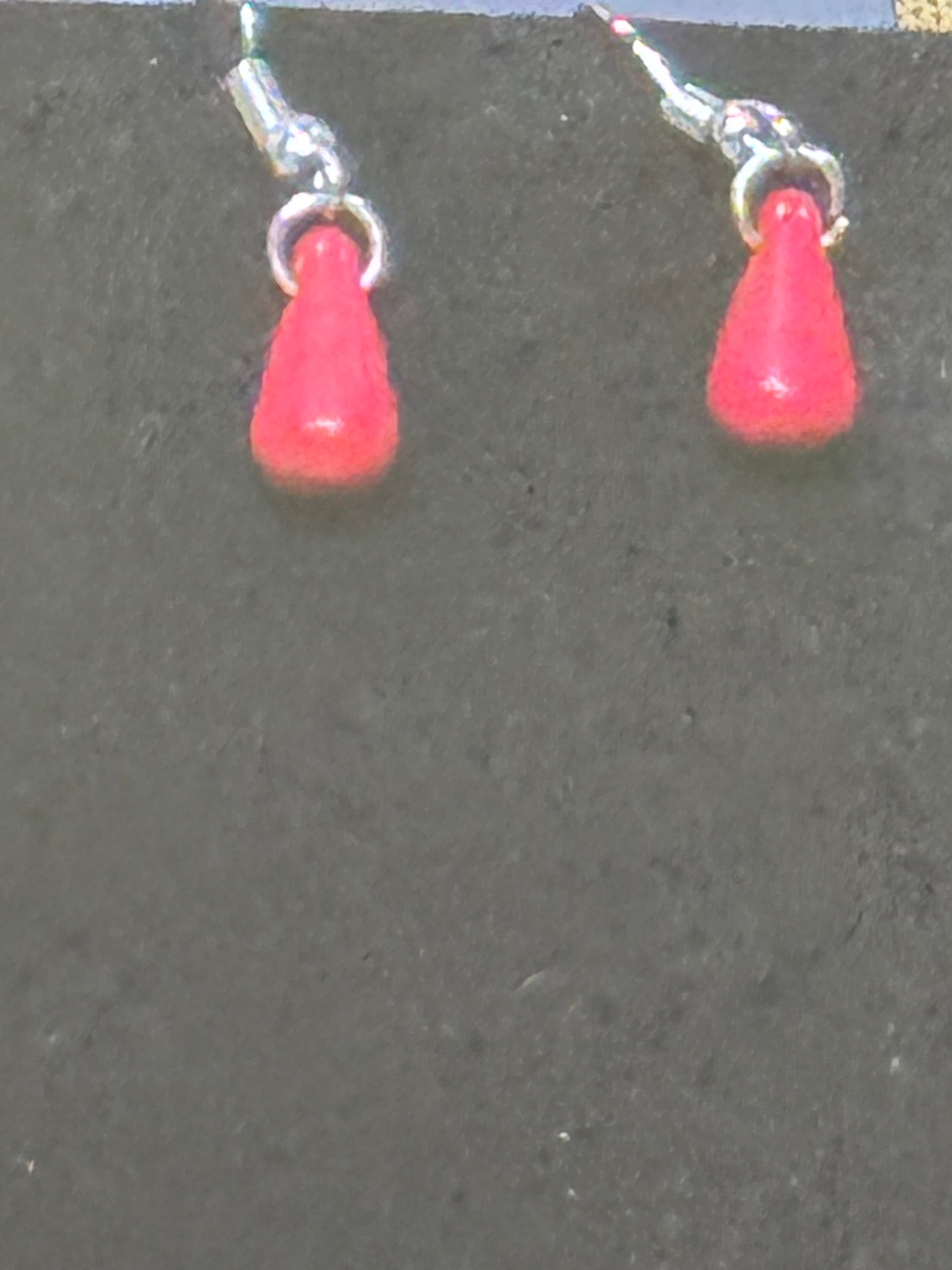 Stunning Paparazzi "Extinct Species" Red Necklace & Earring Set (New)