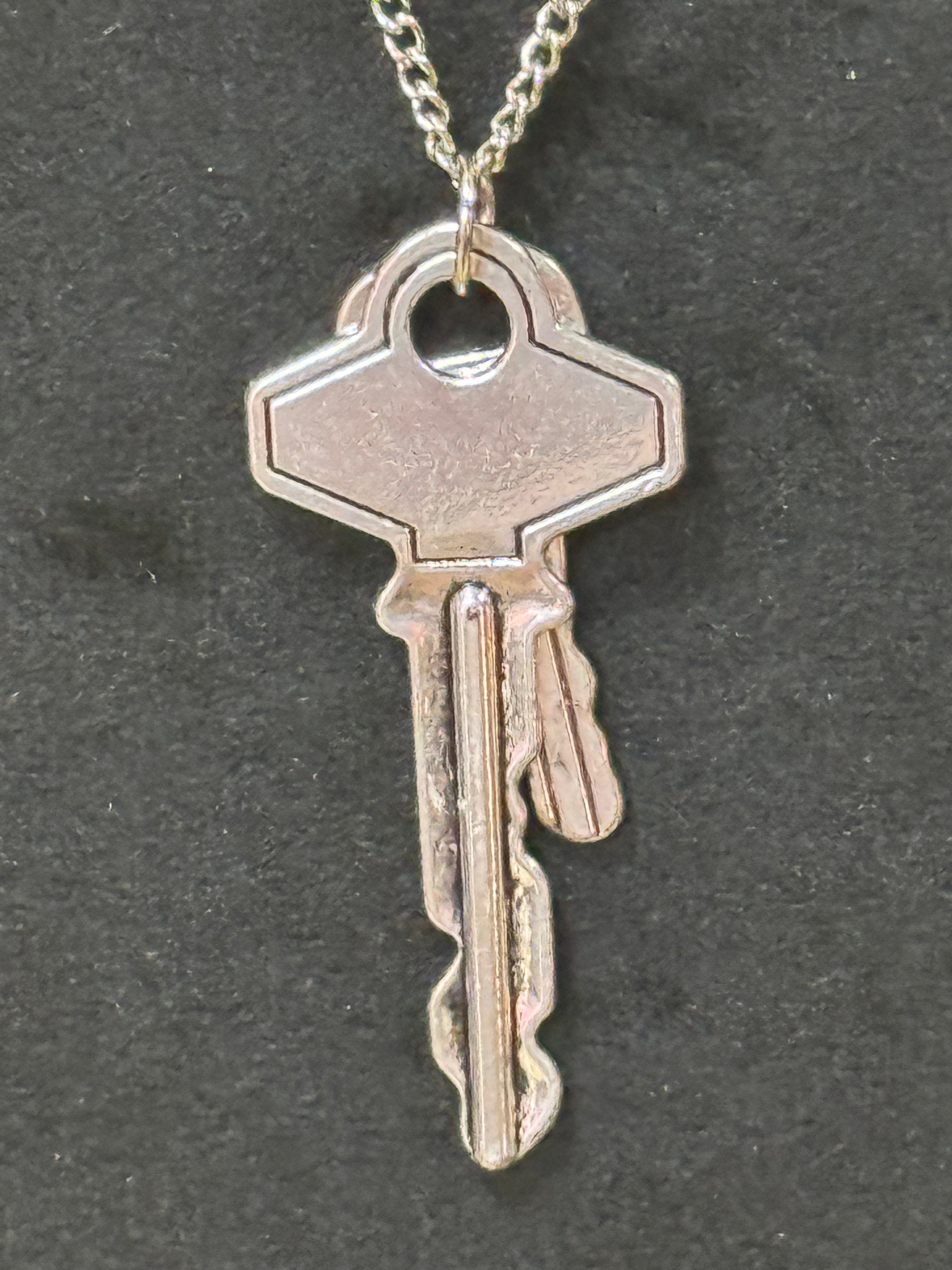 NWT Paparazzi "The Keynoter" Silver Key Pendant Necklace & Matching Earrings Set