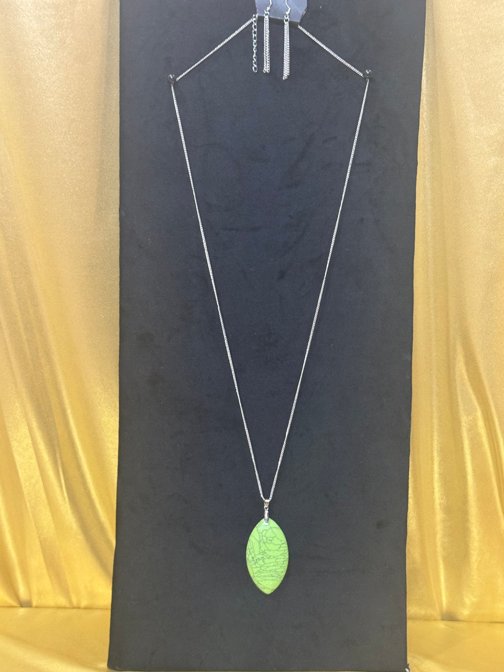 Paparazzi Santa Fe Simplicity Green Marbled Stone Long Pendant Necklace Set
