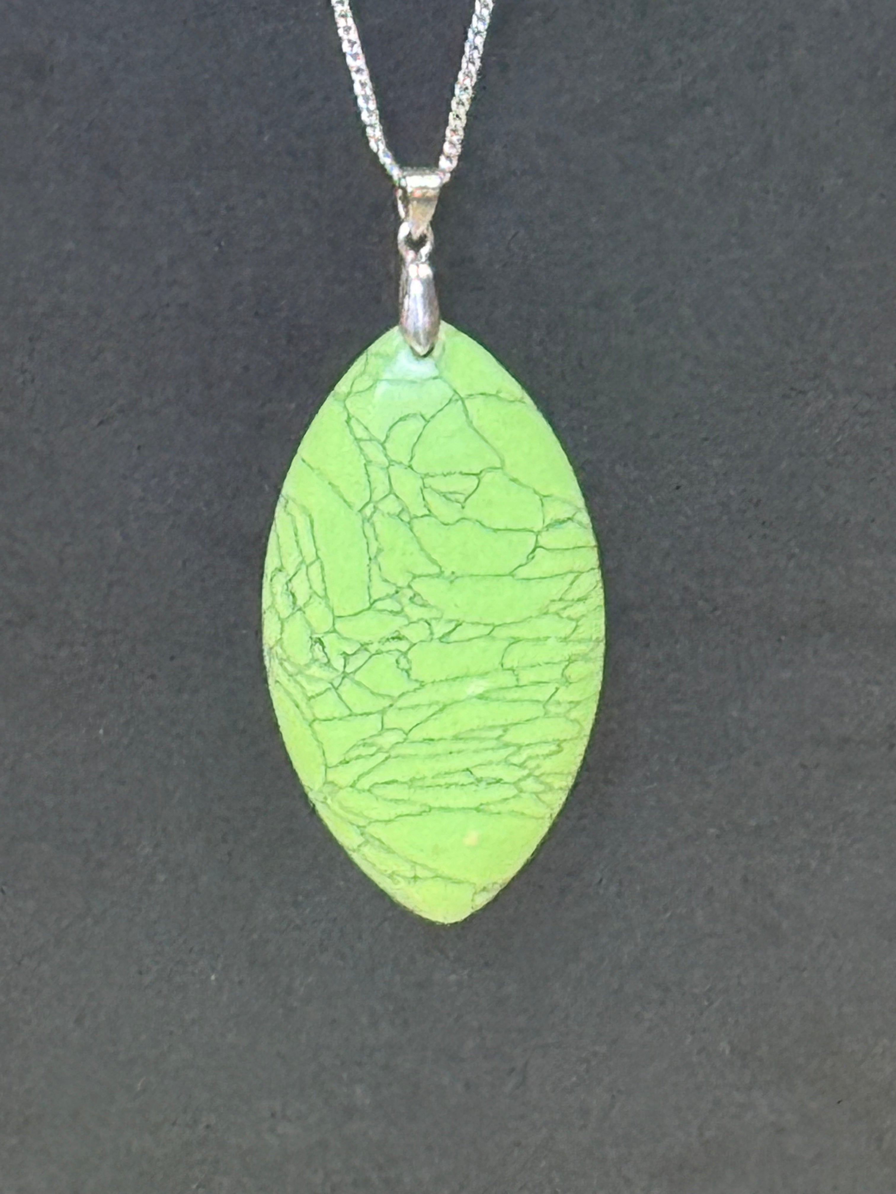 Paparazzi Santa Fe Simplicity Green Marbled Stone Long Pendant Necklace Set