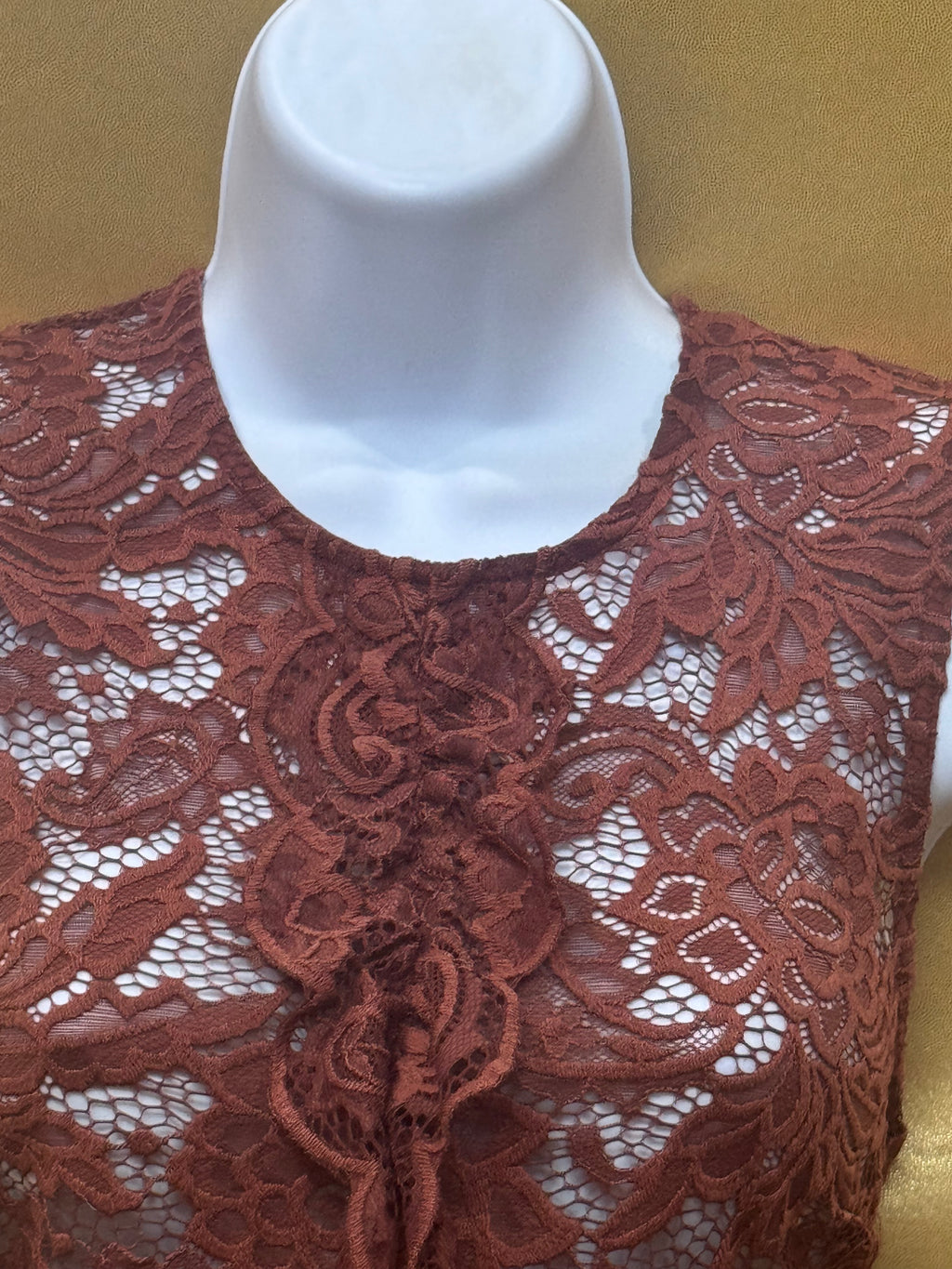 Who What Wear Rust Lace Sleeveless Top Ruffle Front Size S Sheer Boho