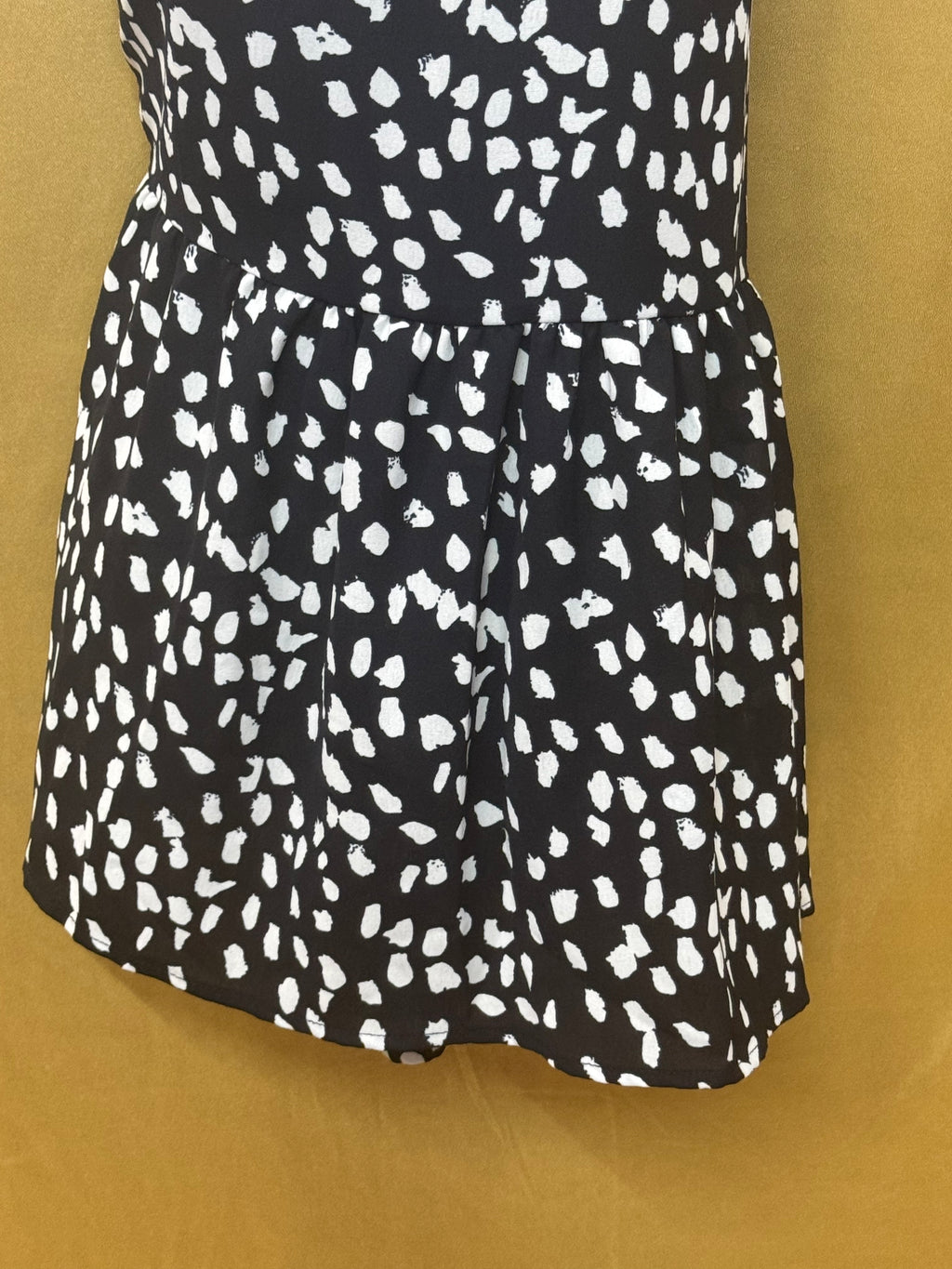 Entro Black & White Ruffle Sleeve Polka Dot Peplum Blouse Top - Size Medium