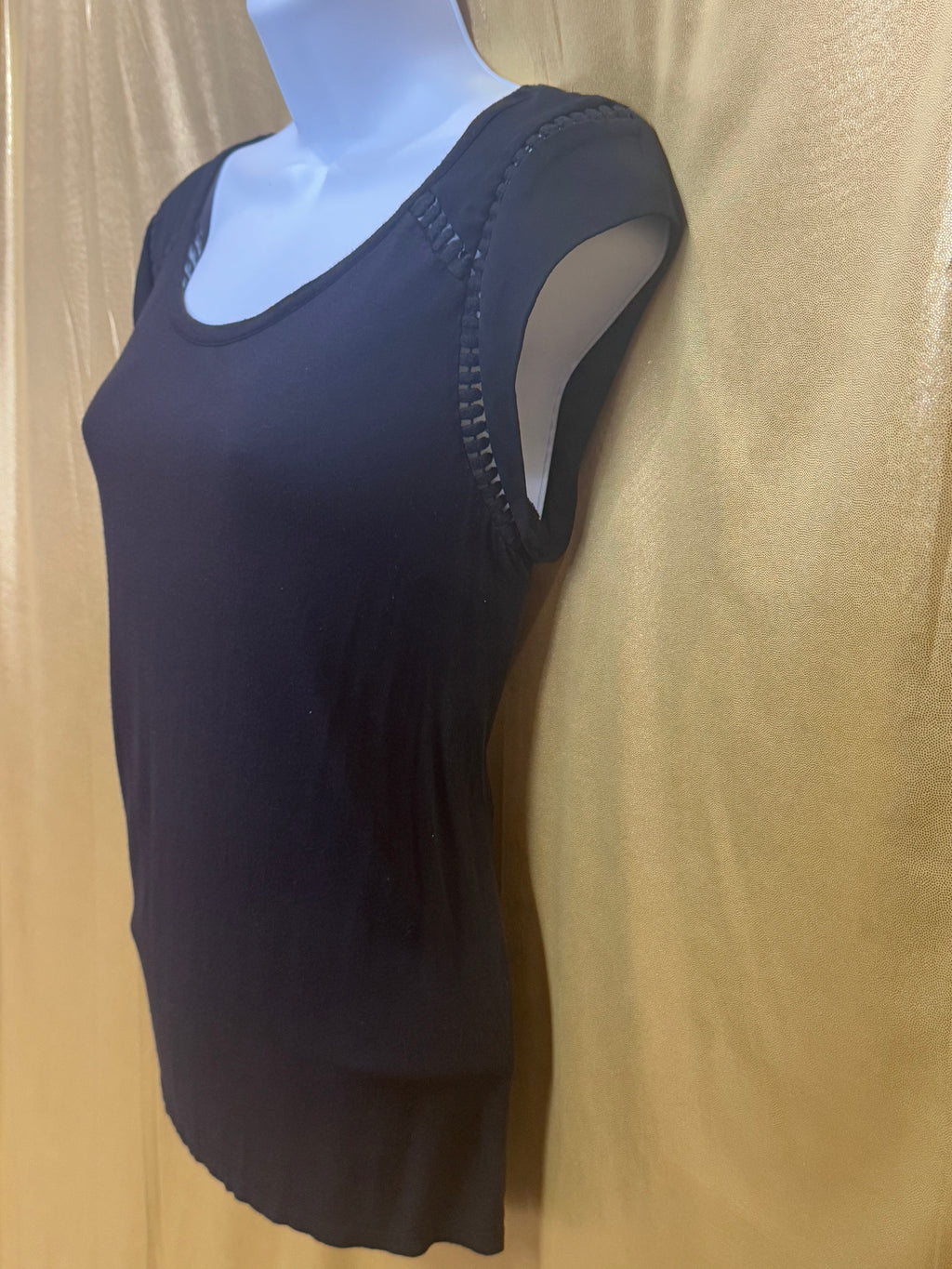 LOFT Black Eyelet Accent Cap Sleeve Tee Size S